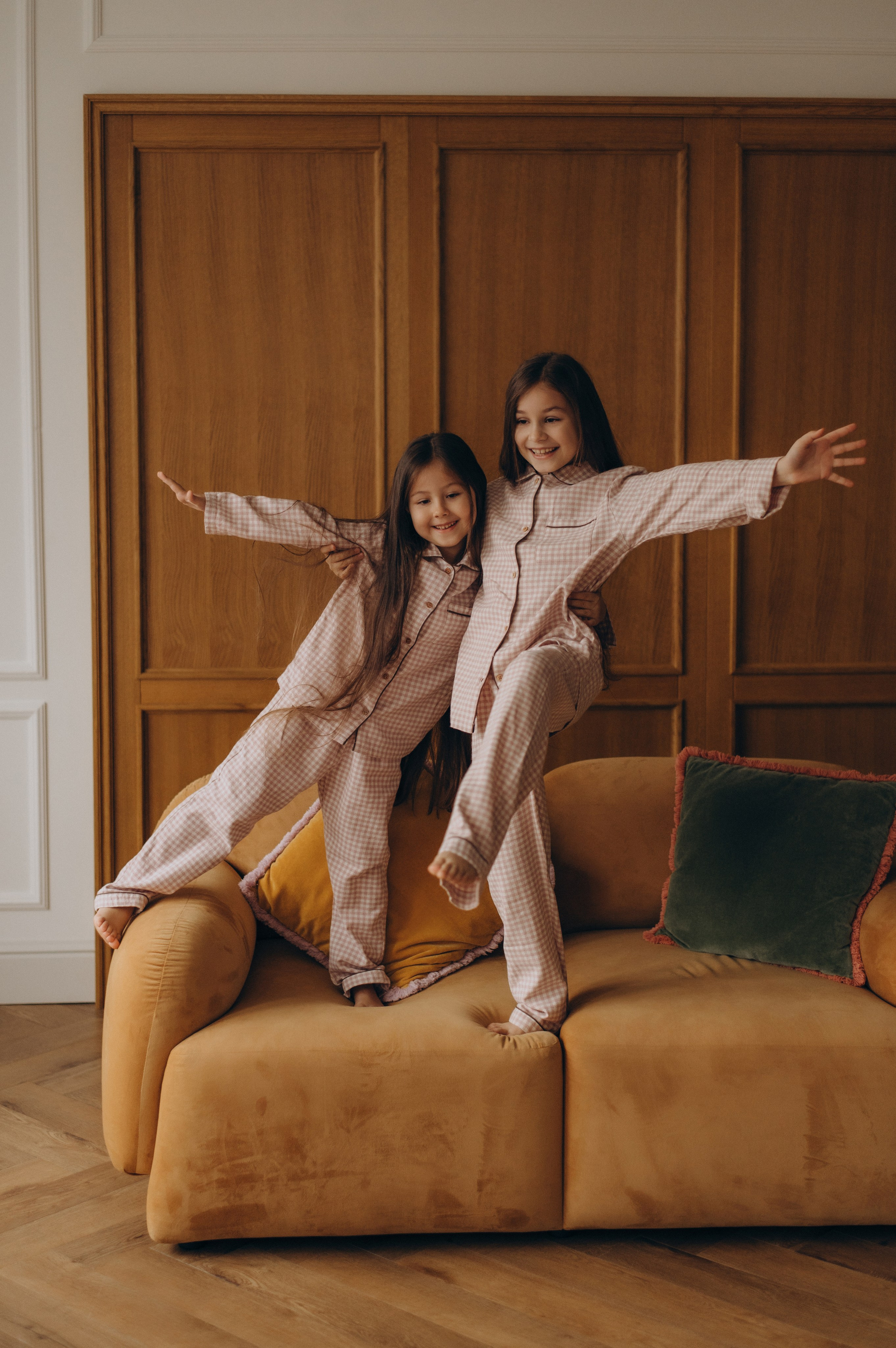 Фотосесія сестричок Тернопіль, зйомка сестрички, сімейний фотограф Тернопіль, портретний фотограф Тернопіль, фотосесія дітей. Сімейний, дитячий та індивідуальний фотограф в м. Тернопіль, м. Львів