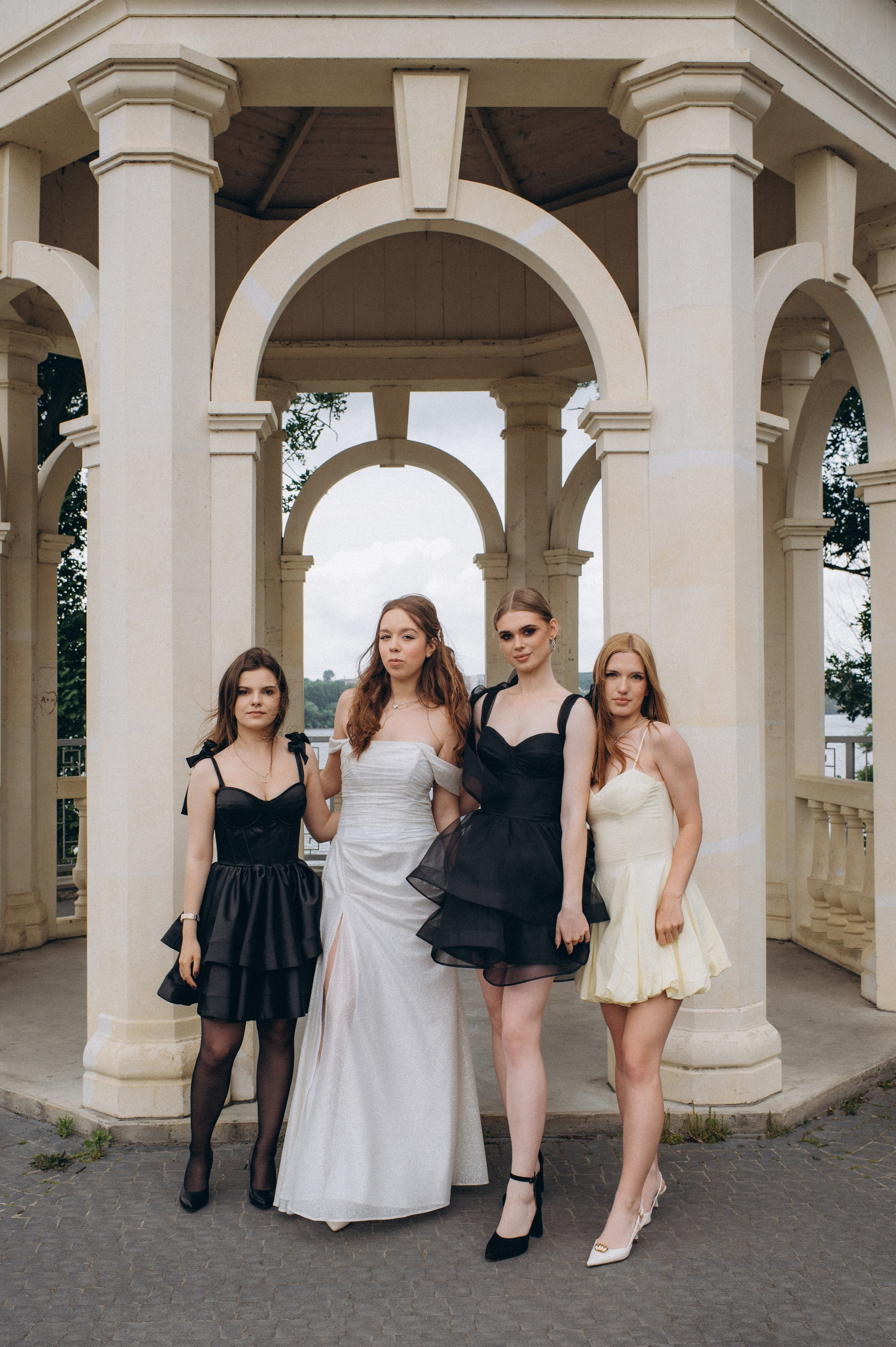 Випускники 2025, фотосесія випускного Тернопіль, фотосесія випускників Тернопіль, зйомка випускного, фотосесія випускного. Сімейний, дитячий та індивідуальний фотограф в м. Тернопіль, м. Львів