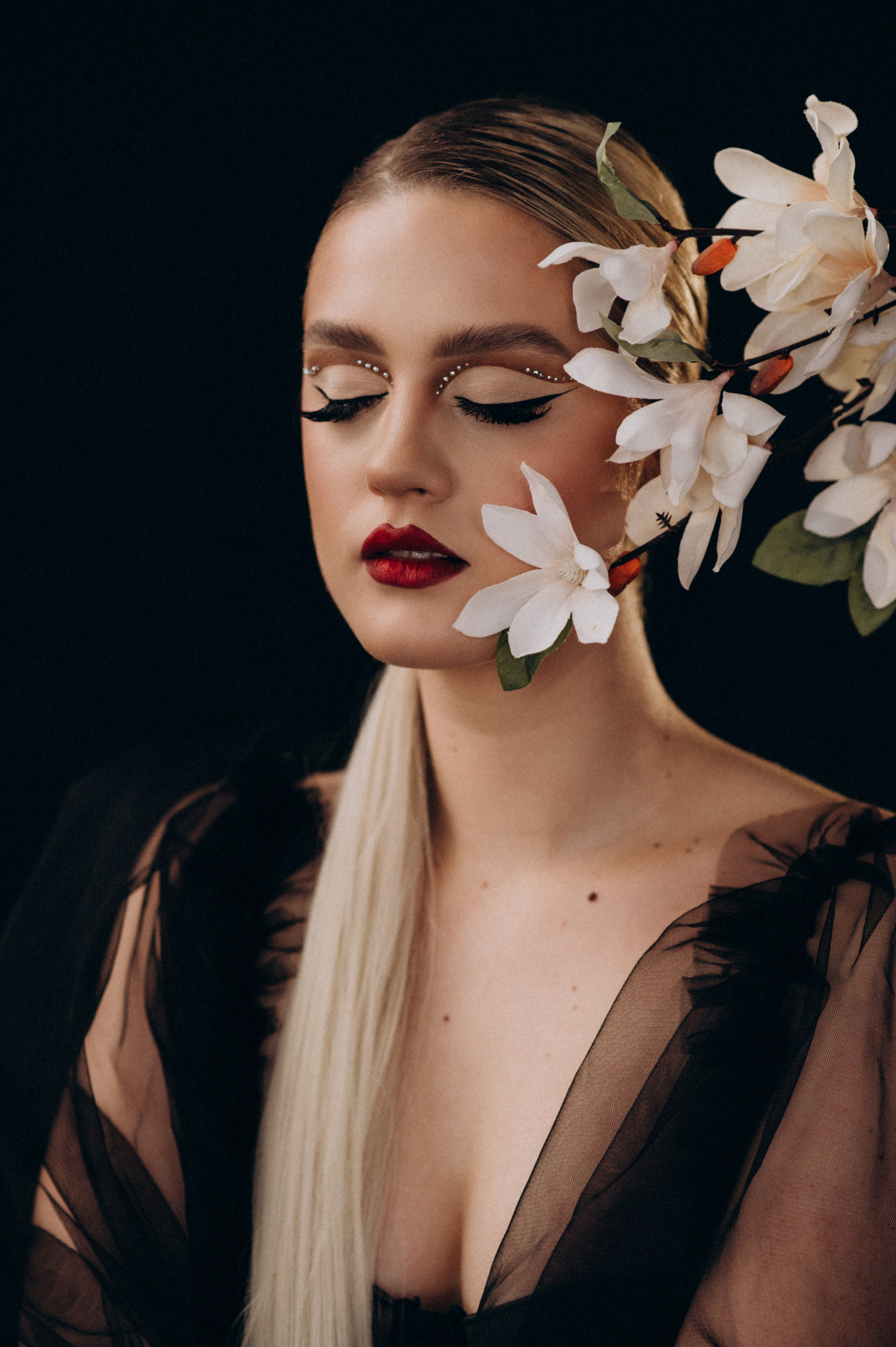 Фотосесія з квітами, фотосесія в студії Тернопіль Львів. Сімейний, дитячий та індивідуальний фотограф в м. Тернопіль, м. Львів