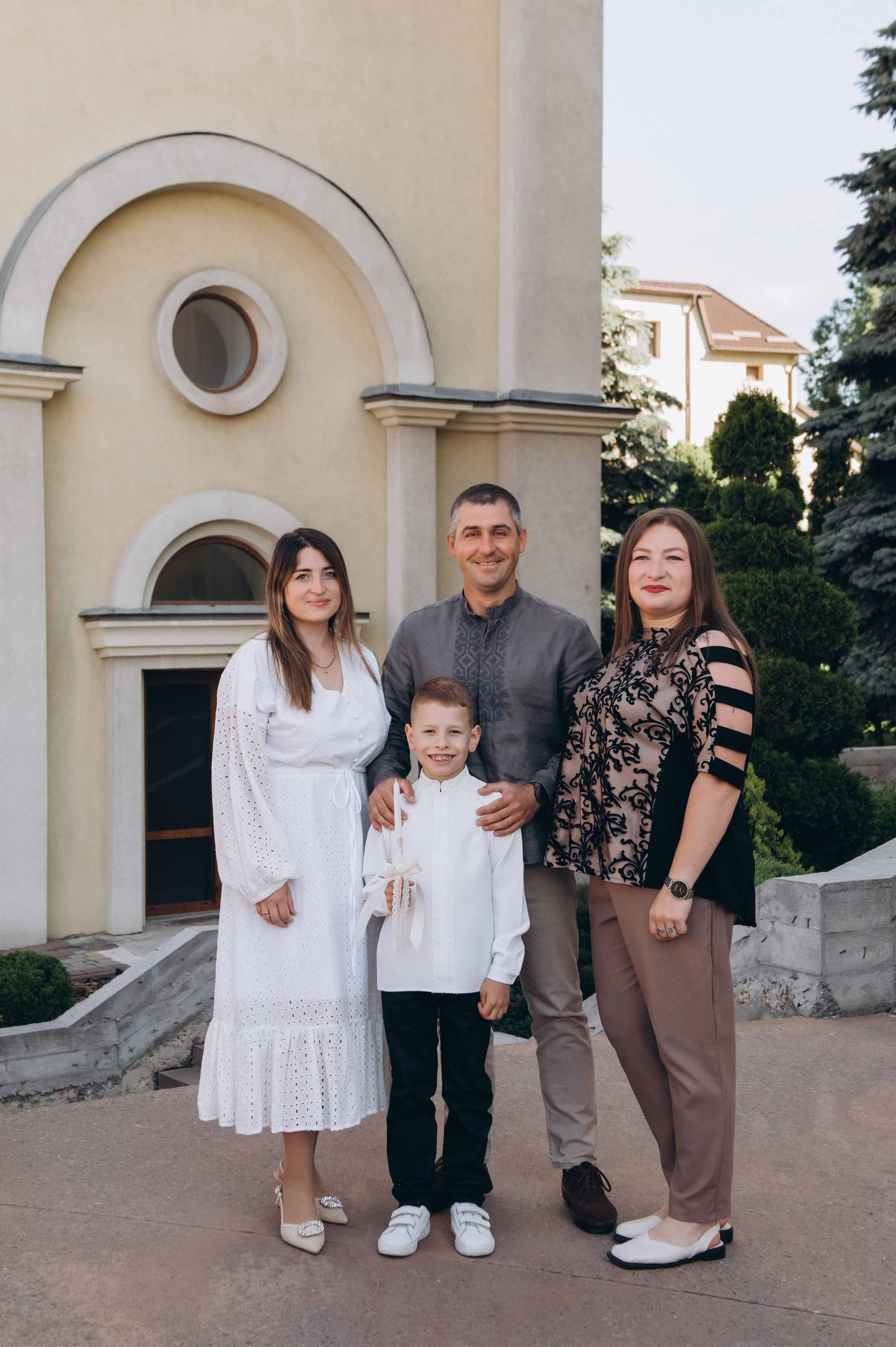 Фотосесія Першого Причастя Тернопіль, зйомка Першого Причастя Тернопіль, Церква Успіння Пресвятої Богородиці Причастя Тернопіль. Сімейний, дитячий та індивідуальний фотограф в м. Тернопіль, м. Львів