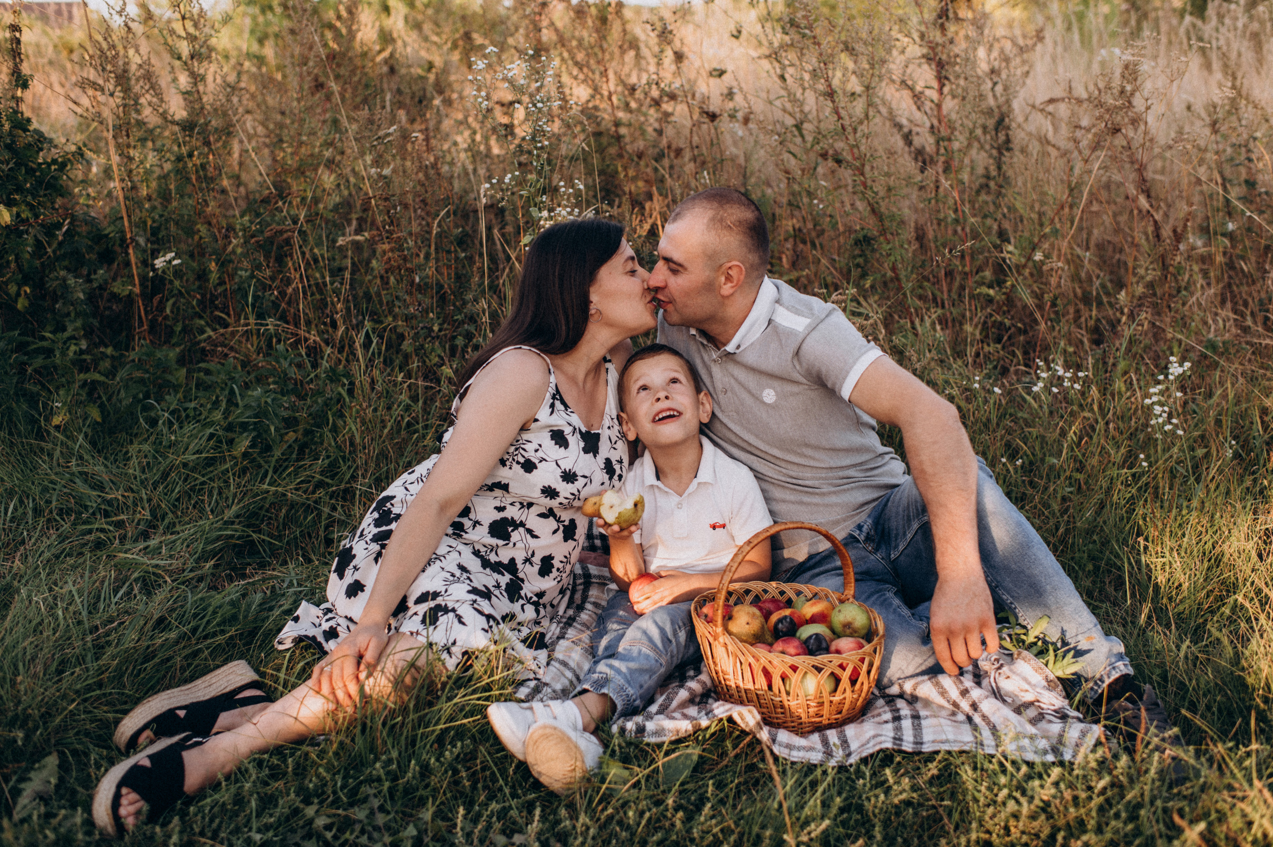Сімейна фотосесія вагітності Тернопіль Львів. Сімейний, дитячий та індивідуальний фотограф в м. Тернопіль, м. Львів