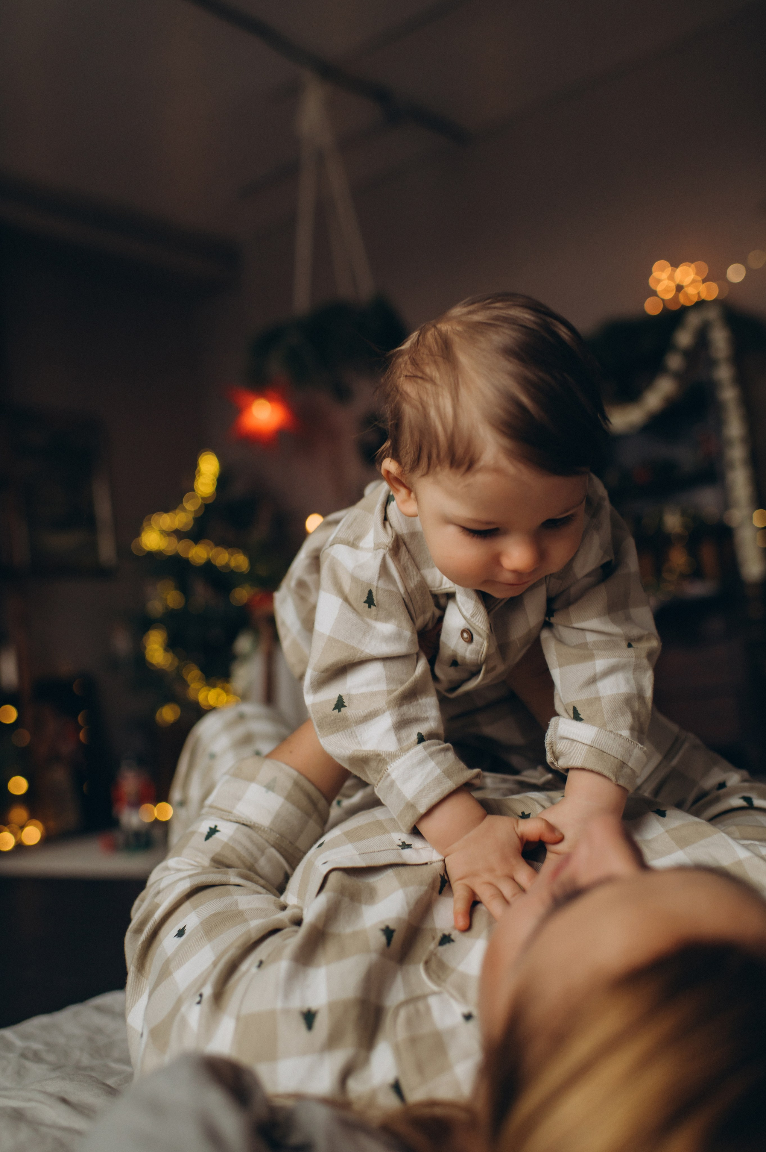 Перший тортик малюка, зйомка першого тортика Тернопіль, новорічна фотосесія, зйомка дня народження, сімейний фотограф Тернопіль, cakesmash. Сімейний, дитячий та індивідуальний фотограф в м. Тернопіль, м. Львів
