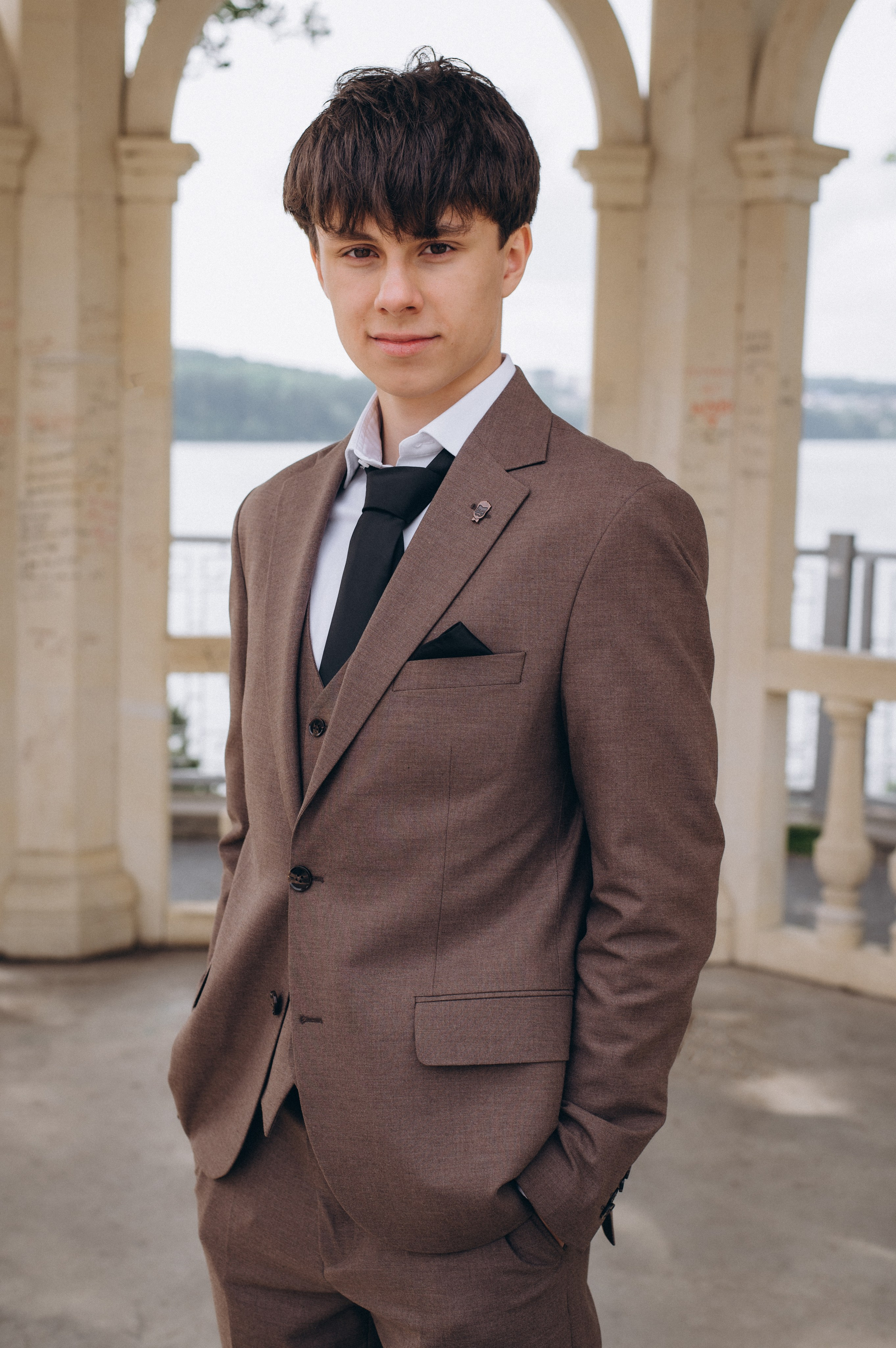 Випускники 2025, фотосесія випускного Тернопіль, фотосесія випускників Тернопіль, зйомка випускного, фотосесія випускного. Сімейний, дитячий та індивідуальний фотограф в м. Тернопіль, м. Львів