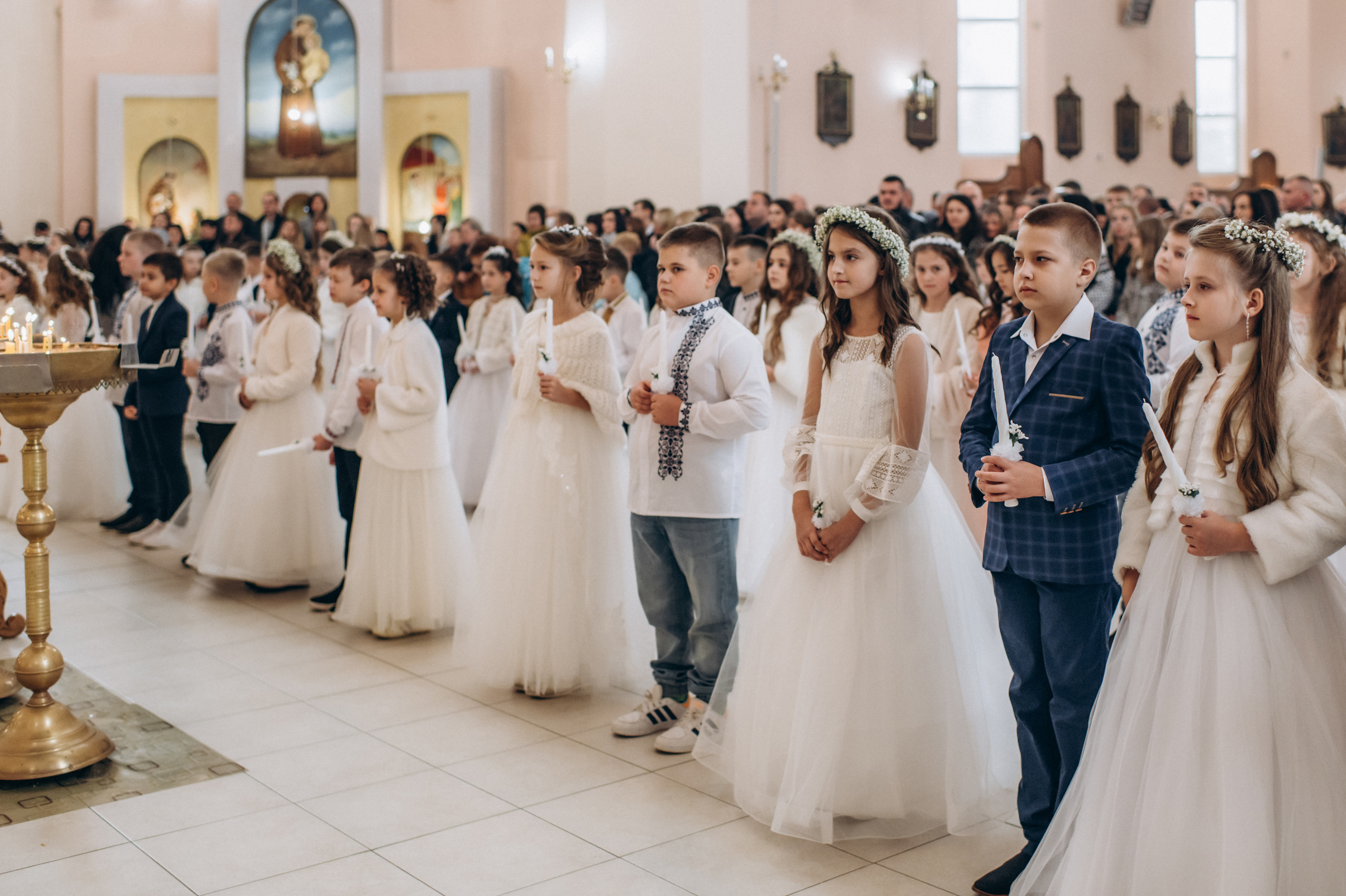 Фотосесія Першого Причастя Тернопіль, зйомка Причастя Тернопіль, Таїнство Першого Причастя Тернопіль, Катедра Причастя Тернопіль. Сімейний, дитячий та індивідуальний фотограф в м. Тернопіль, м. Львів
