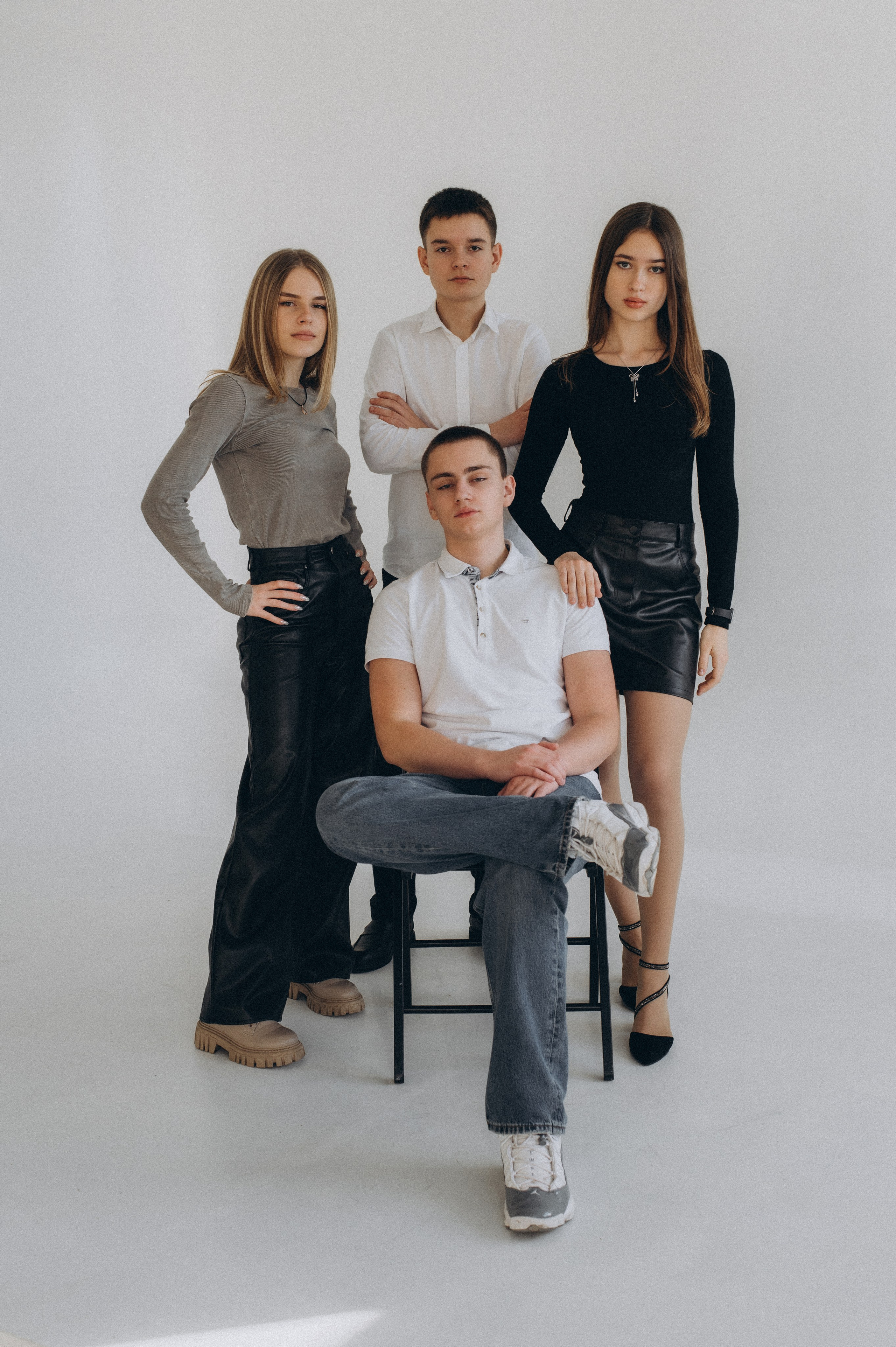 Фотосесія випускників, фотосесія на віньєтки Тернопіль, випускники Тернопіль, випуск 2025. Сімейний, дитячий та індивідуальний фотограф в м. Тернопіль, м. Львів