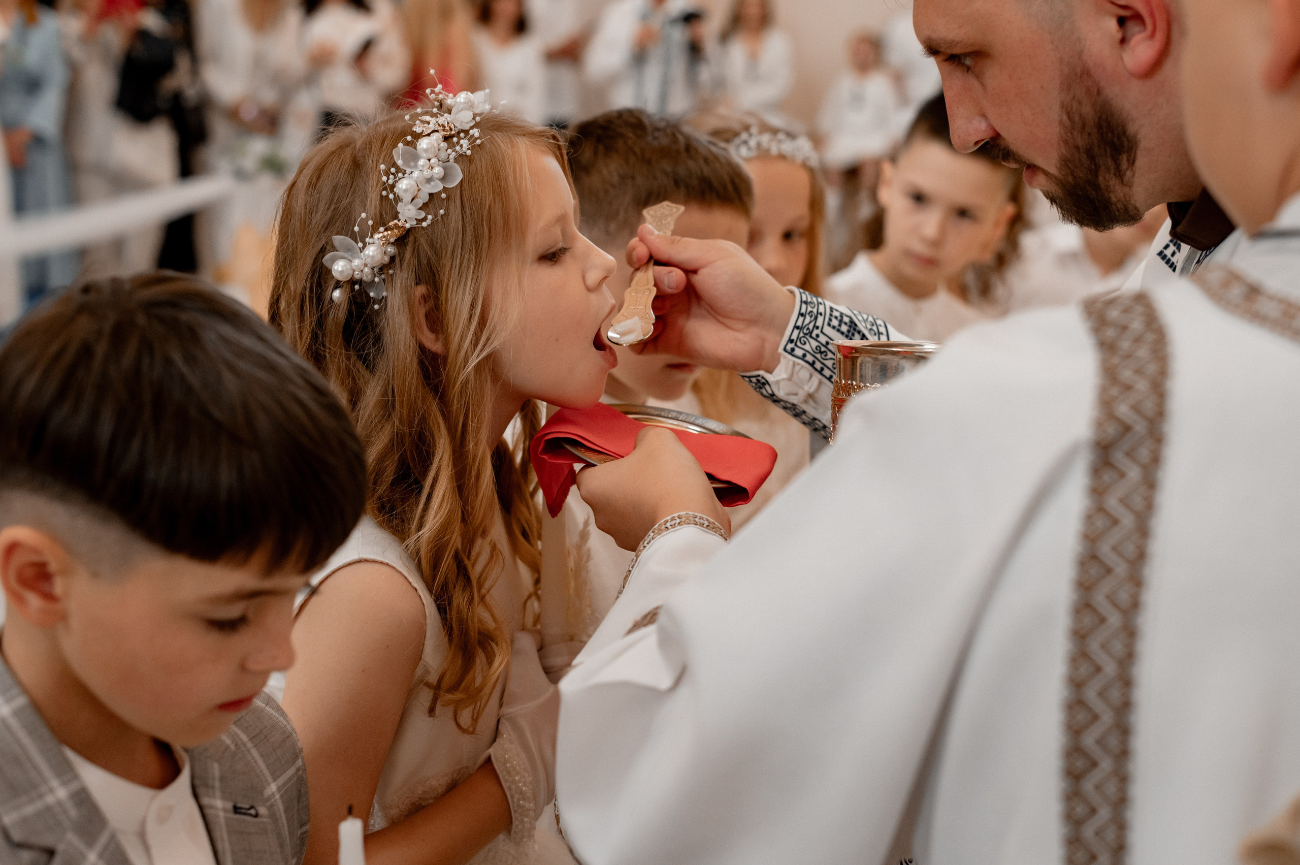 Фотосесія Першого Причастя Тернопіль, зйомка Причастя Тернопіль, Таїнство Першого Причастя Тернопіль, Катедра Причастя Тернопіль. Сімейний, дитячий та індивідуальний фотограф в м. Тернопіль, м. Львів