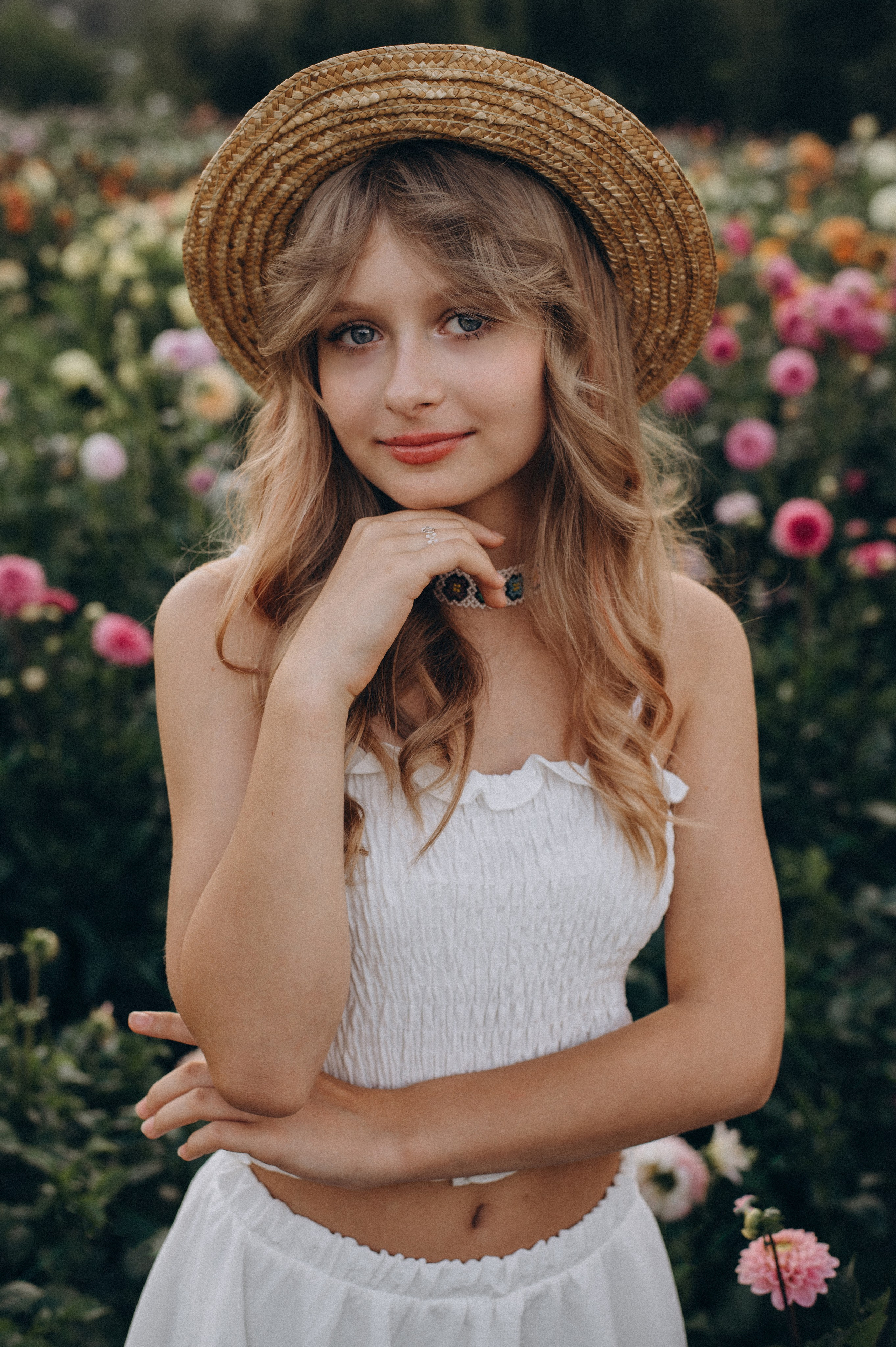 Сімейна фотосесія мами і доньки, сімейний фотограф Тернопіль, портретний фотограф, сімейна фотосесія Тернопіль, фотосесія в жоржинах. Сімейний, дитячий та індивідуальний фотограф в м. Тернопіль, м. Львів