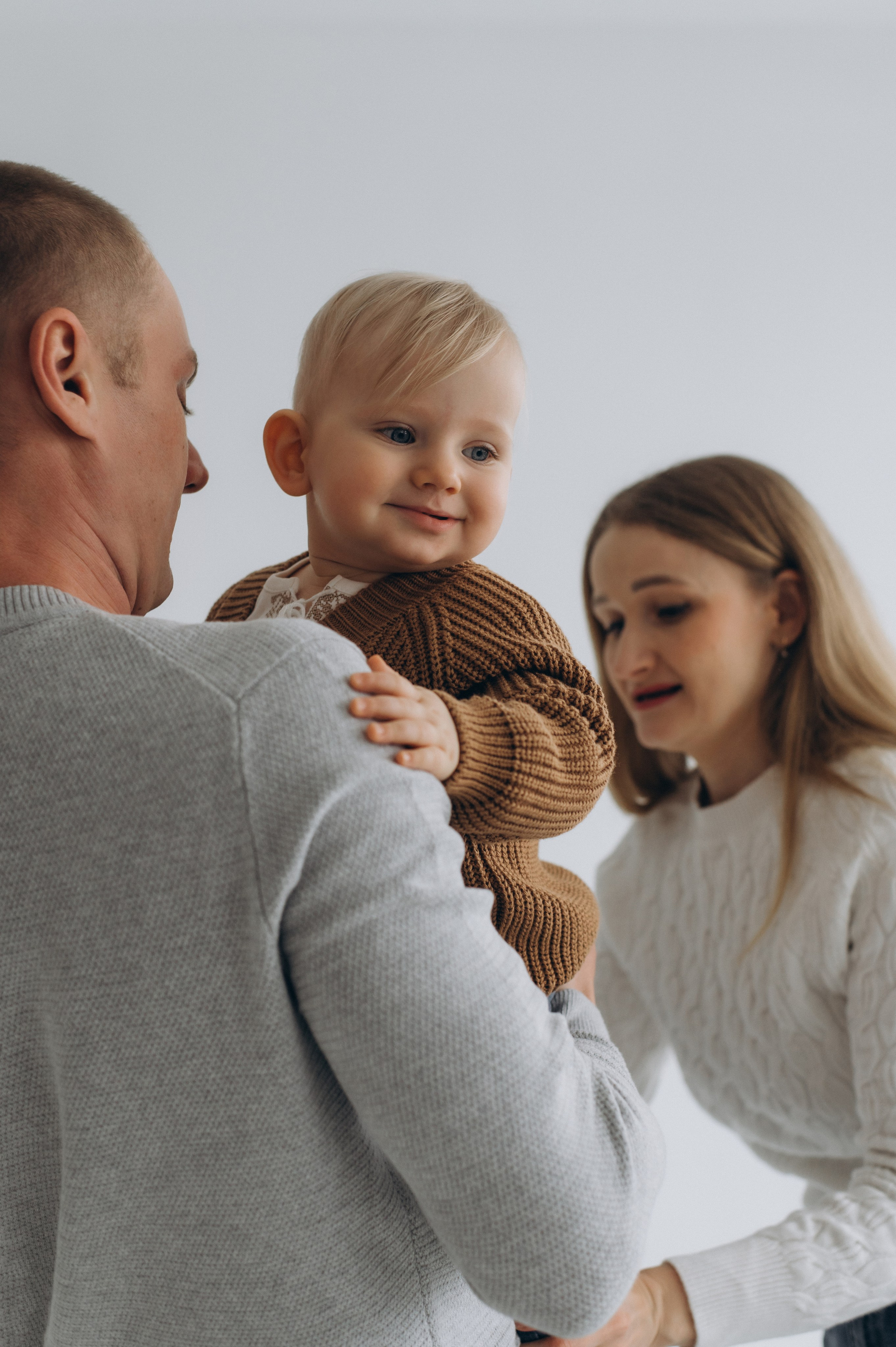 Зйомка дня народження дитини, фотосесія 1 рік Тернопіль, сімейний фотограф Тернопіль, сімейна фотосесія Тернопіль, перший тортик малюка. Сімейний, дитячий та індивідуальний фотограф в м. Тернопіль, м. Львів