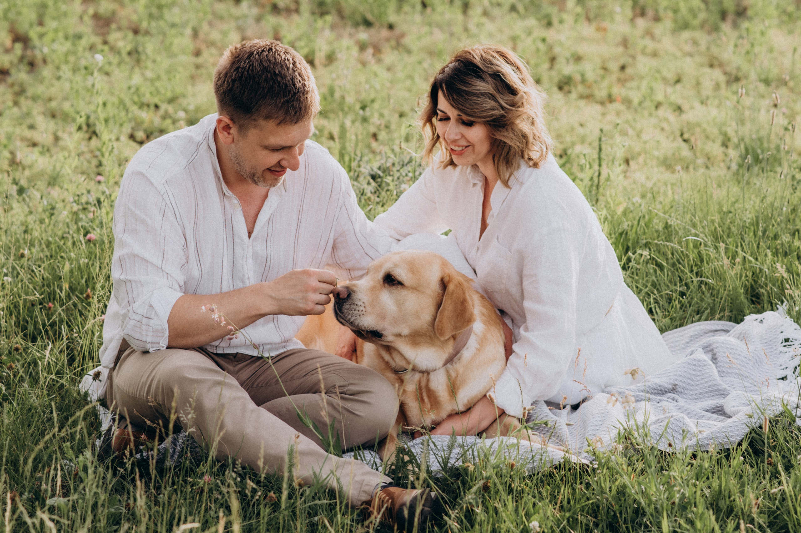 Сімейна фотосесія на природі, зйомка з собакою, фотосесія лавсторі Тернопіль. Сімейний, дитячий та індивідуальний фотограф в м. Тернопіль, м. Львів