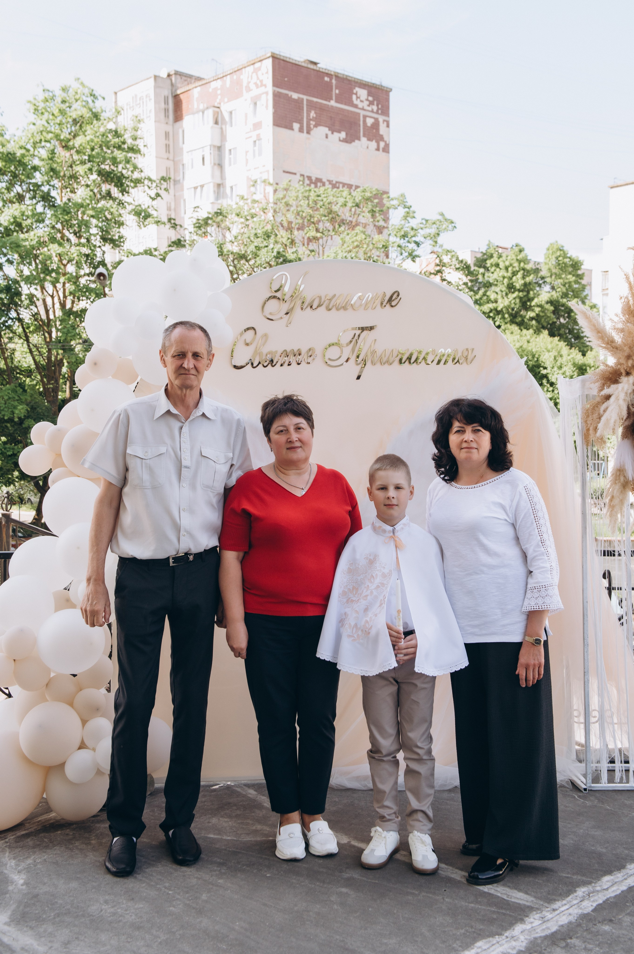 Фотосесія Причастя Тернопіль церква Св Михаїла, фотограф на Причастя Тернопіль, фотосесія Літургії Причастя Тернопіль. Сімейний, дитячий та індивідуальний фотограф в м. Тернопіль, м. Львів