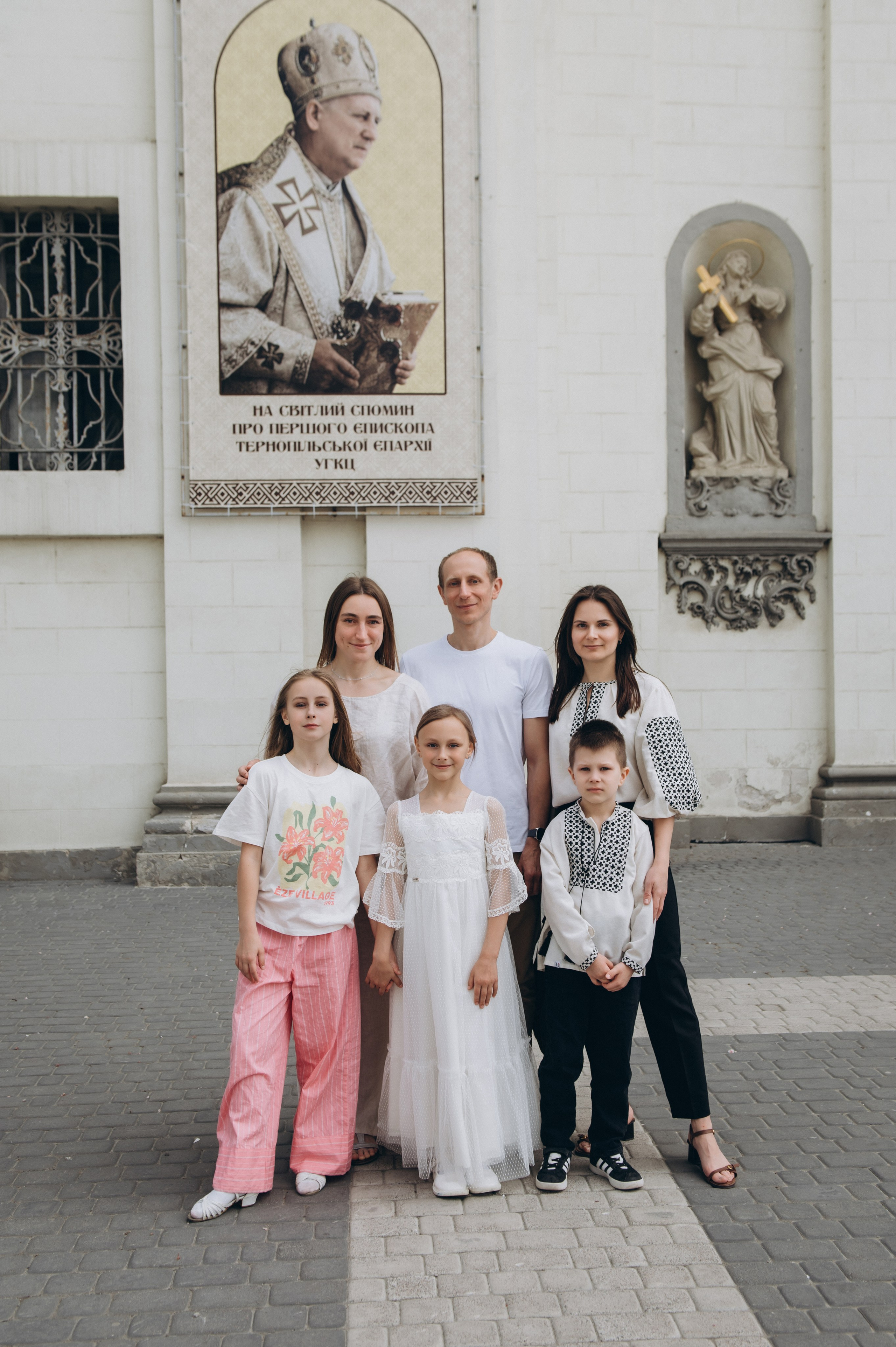 Фотосесія Першого Причастя Тернопіль, фотосесія Причастя Тернопіль, Таїнство Першого Причастя Тернопіль, Катедра Причастя Тернопіль. Сімейний, дитячий та індивідуальний фотограф в м. Тернопіль, м. Львів