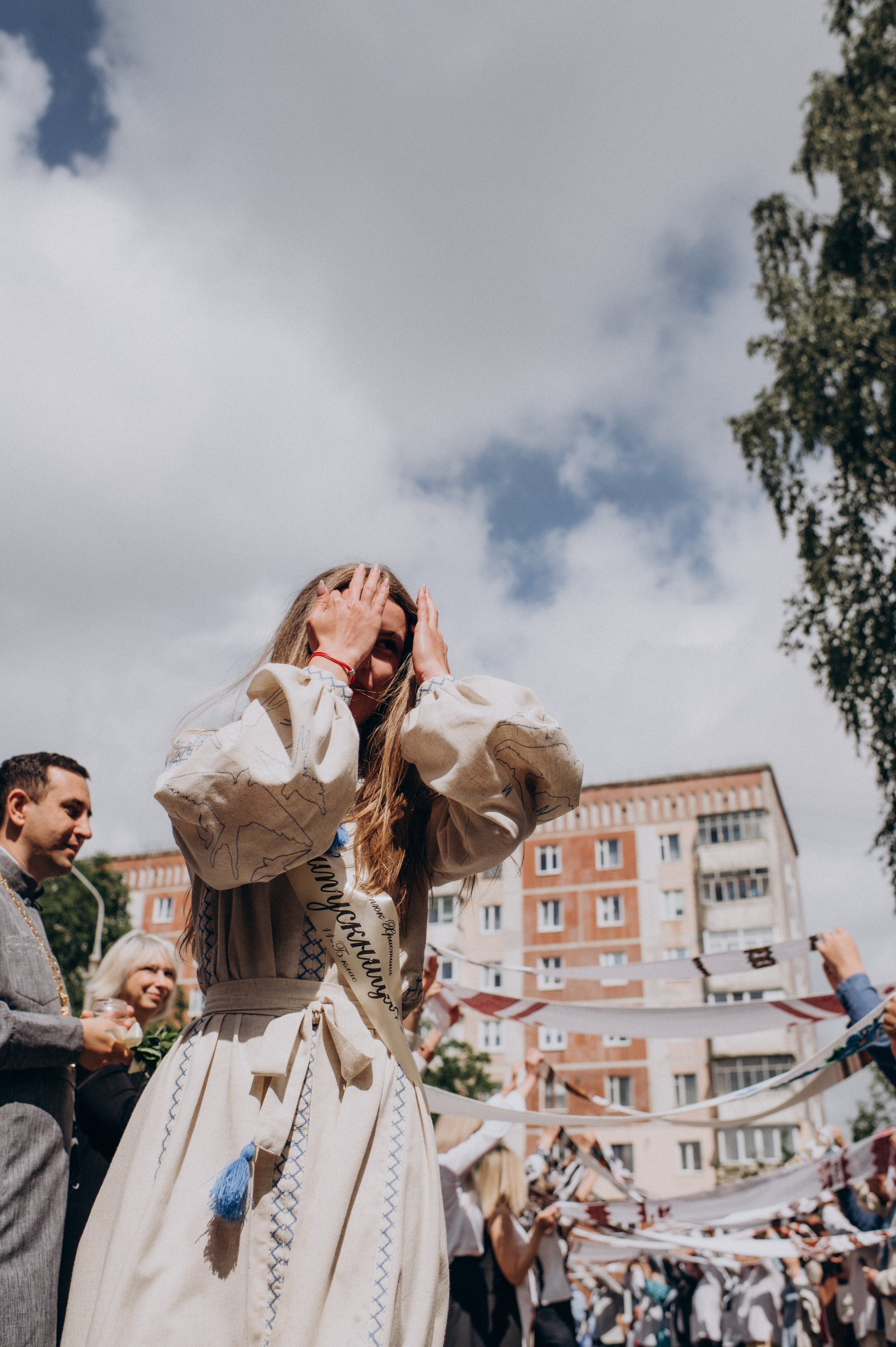 Фотосесія останнього дзвоника, фотосесія випускників Тернопіль, випускний 2024. Сімейний, дитячий та індивідуальний фотограф в м. Тернопіль, м. Львів