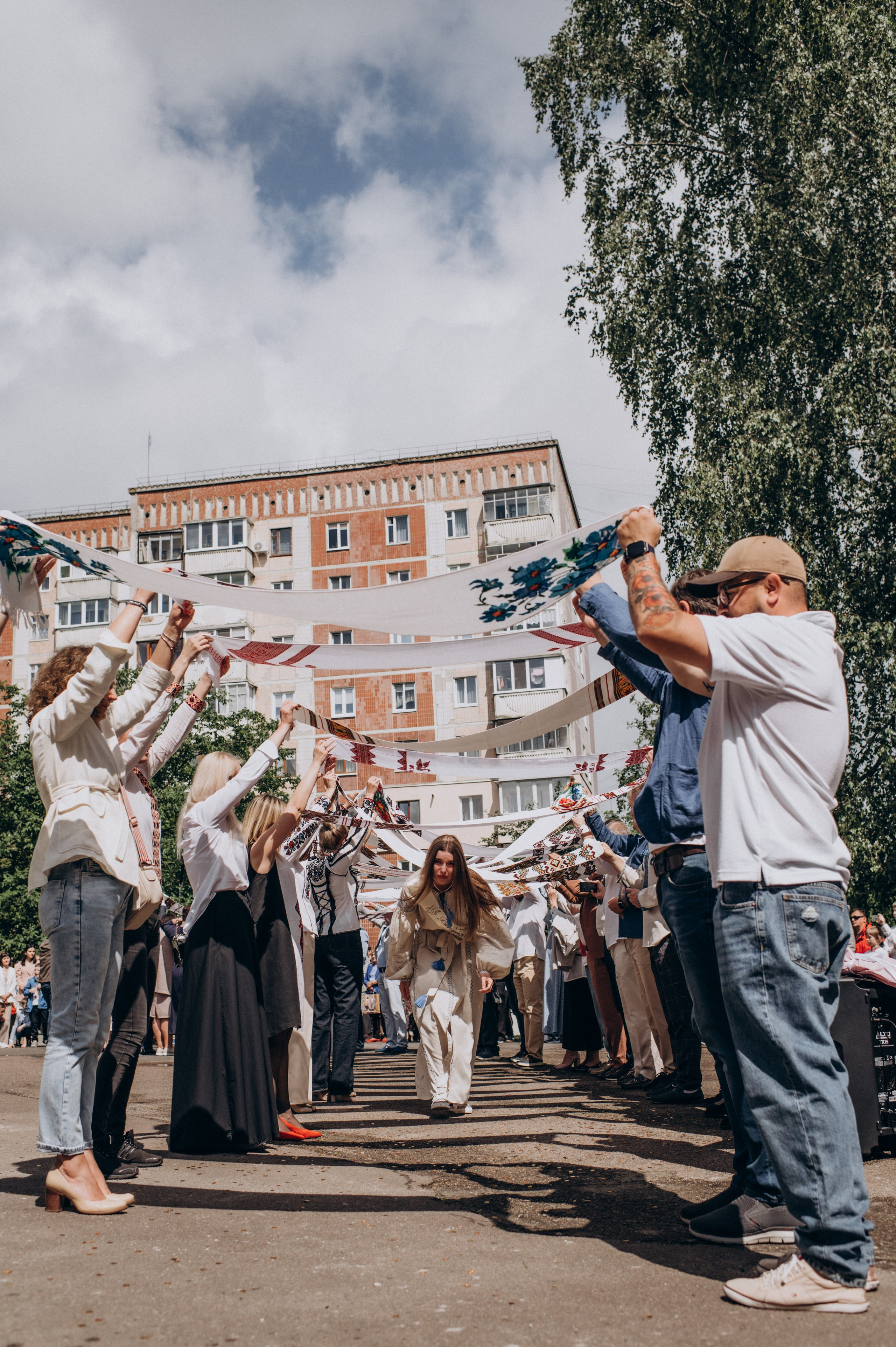 Фотосесія останнього дзвоника, фотосесія випускників Тернопіль, випускний 2024. Сімейний, дитячий та індивідуальний фотограф в м. Тернопіль, м. Львів