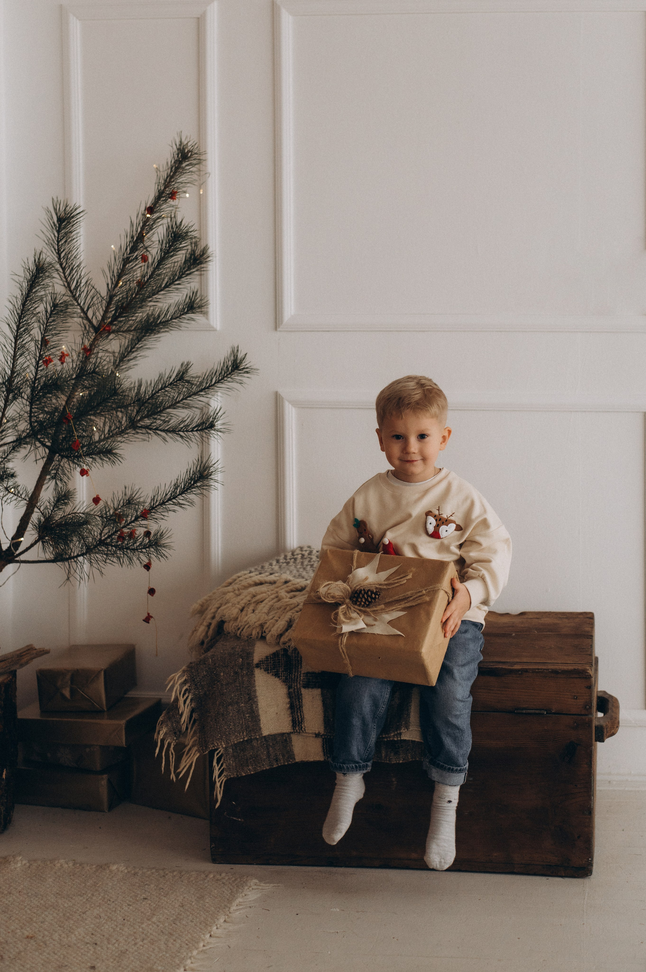 Новорічна сімейна фотосесія у студії Тернопіль, фотосесія мами та дитини, сімейний фотограф Тернопіль, новорічна зйомка. Сімейний, дитячий та індивідуальний фотограф в м. Тернопіль, м. Львів
