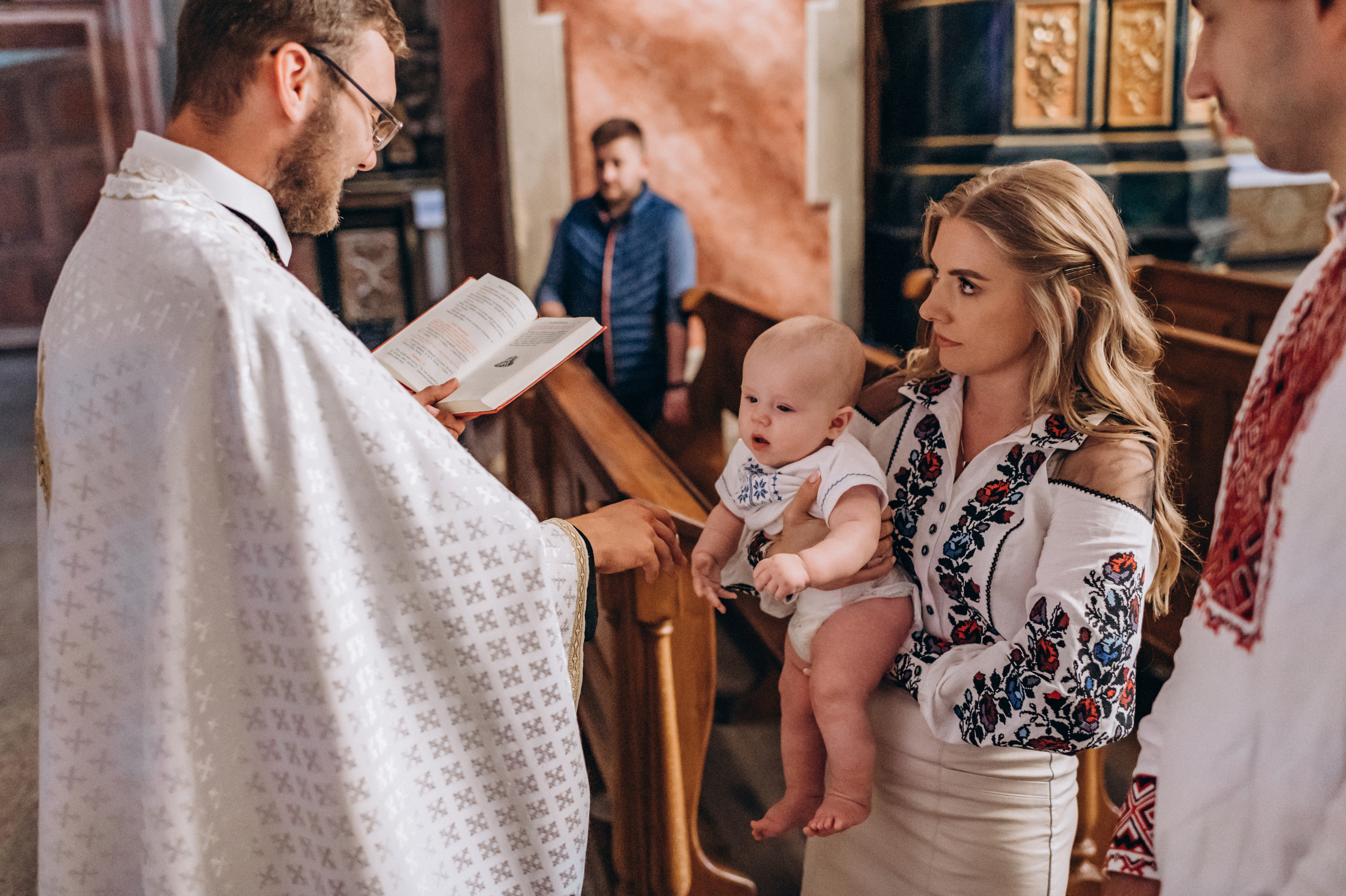 Хрещення Марка, Бернардинський монастир, Львів. Сімейний, дитячий та індивідуальний фотограф в м. Тернопіль, м. Львів