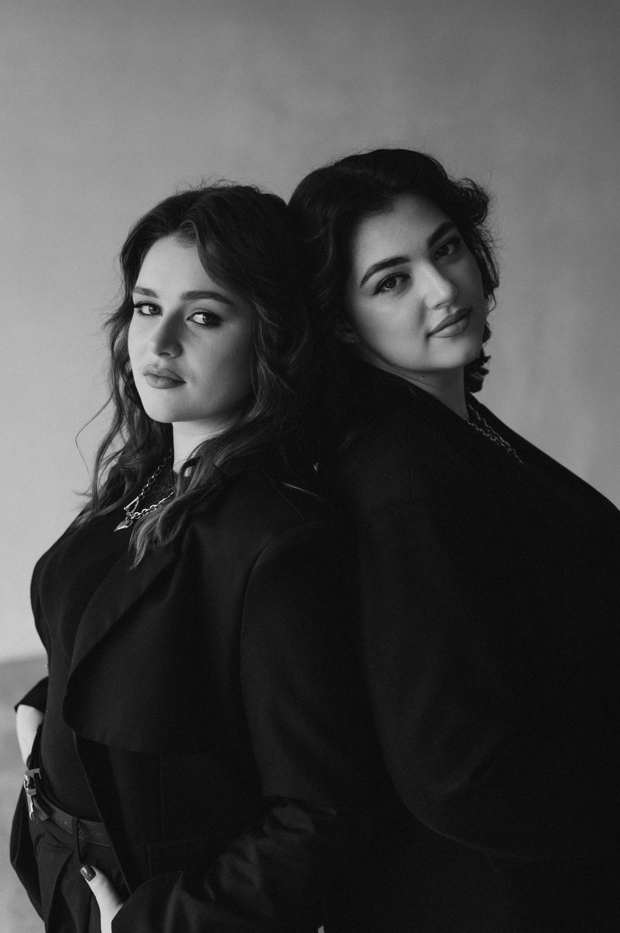 Сімейна фотосесія мами і донечок, сімейний фотограф Тернопіль, портретний фотограф Тернопіль, портретна фотосесія Львів. Сімейний, дитячий та індивідуальний фотограф в м. Тернопіль, м. Львів