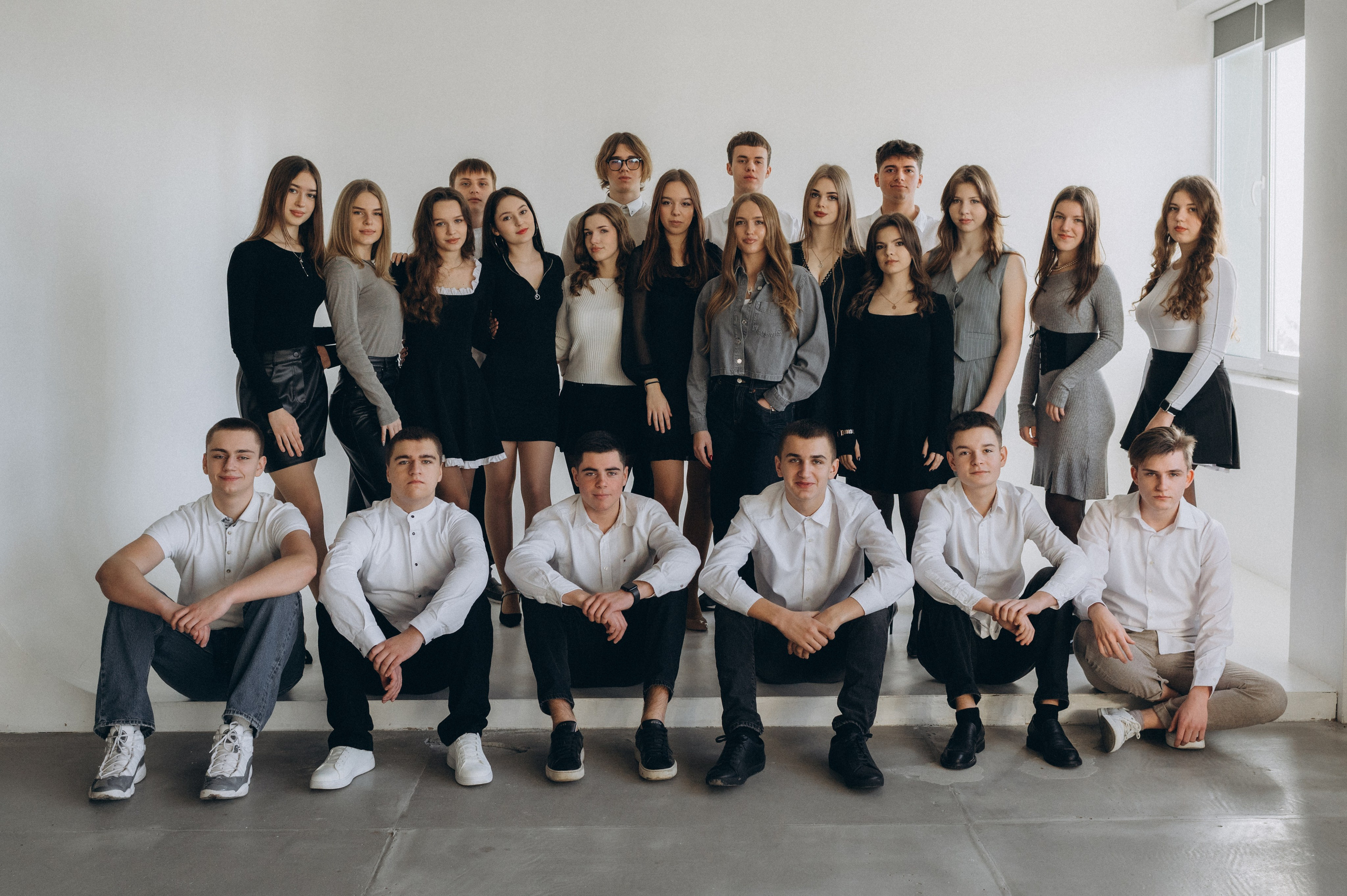 Фотосесія випускників, фотосесія на віньєтки Тернопіль, випускники Тернопіль, випуск 2025. Сімейний, дитячий та індивідуальний фотограф в м. Тернопіль, м. Львів