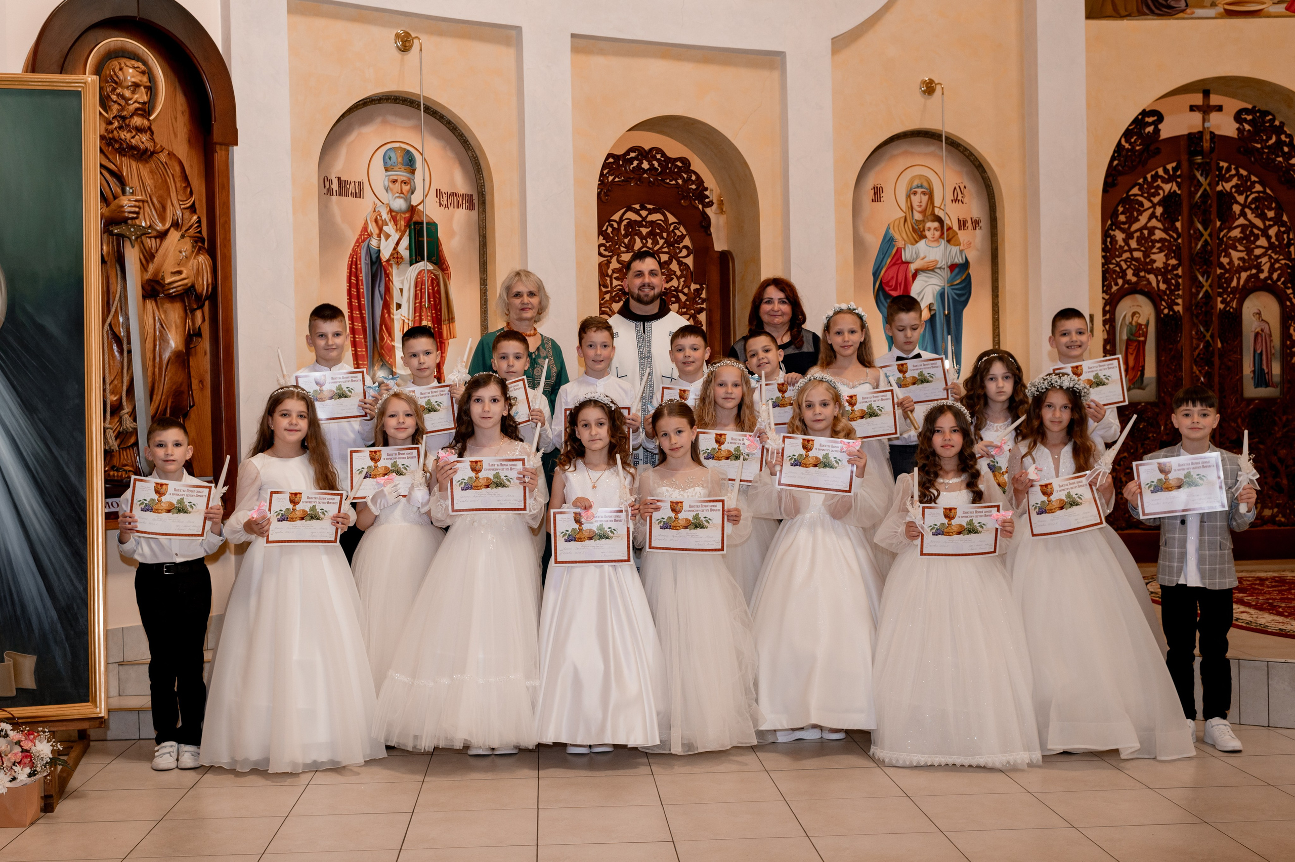 Фотосесія Першого Причастя Тернопіль, зйомка Причастя Тернопіль, Таїнство Першого Причастя Тернопіль, Катедра Причастя Тернопіль. Сімейний, дитячий та індивідуальний фотограф в м. Тернопіль, м. Львів