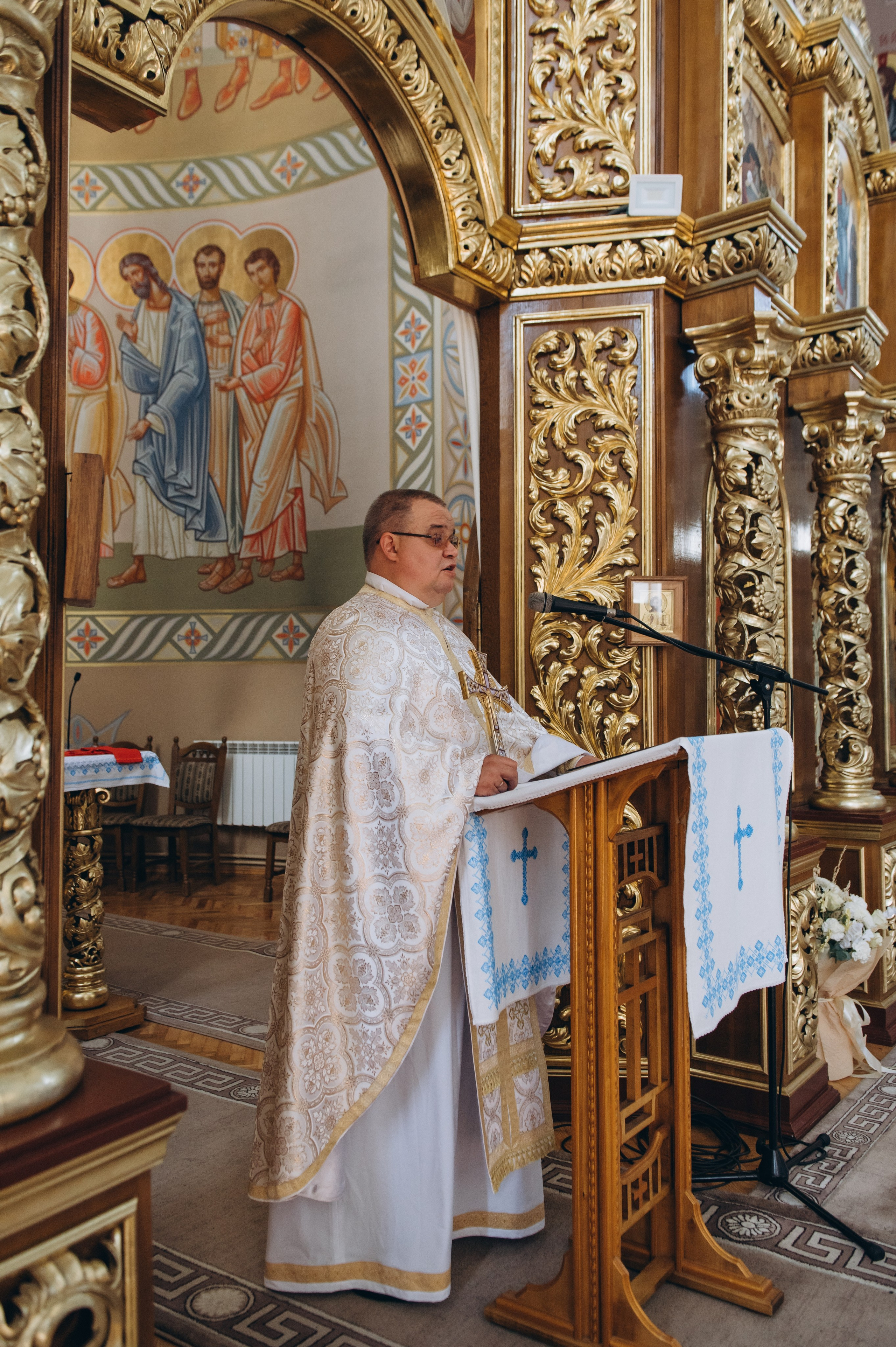 Фотосесія Причастя Тернопіль церква Св Михаїла, фотограф на Причастя Тернопіль, фотосесія Літургії Причастя Тернопіль. Сімейний, дитячий та індивідуальний фотограф в м. Тернопіль, м. Львів