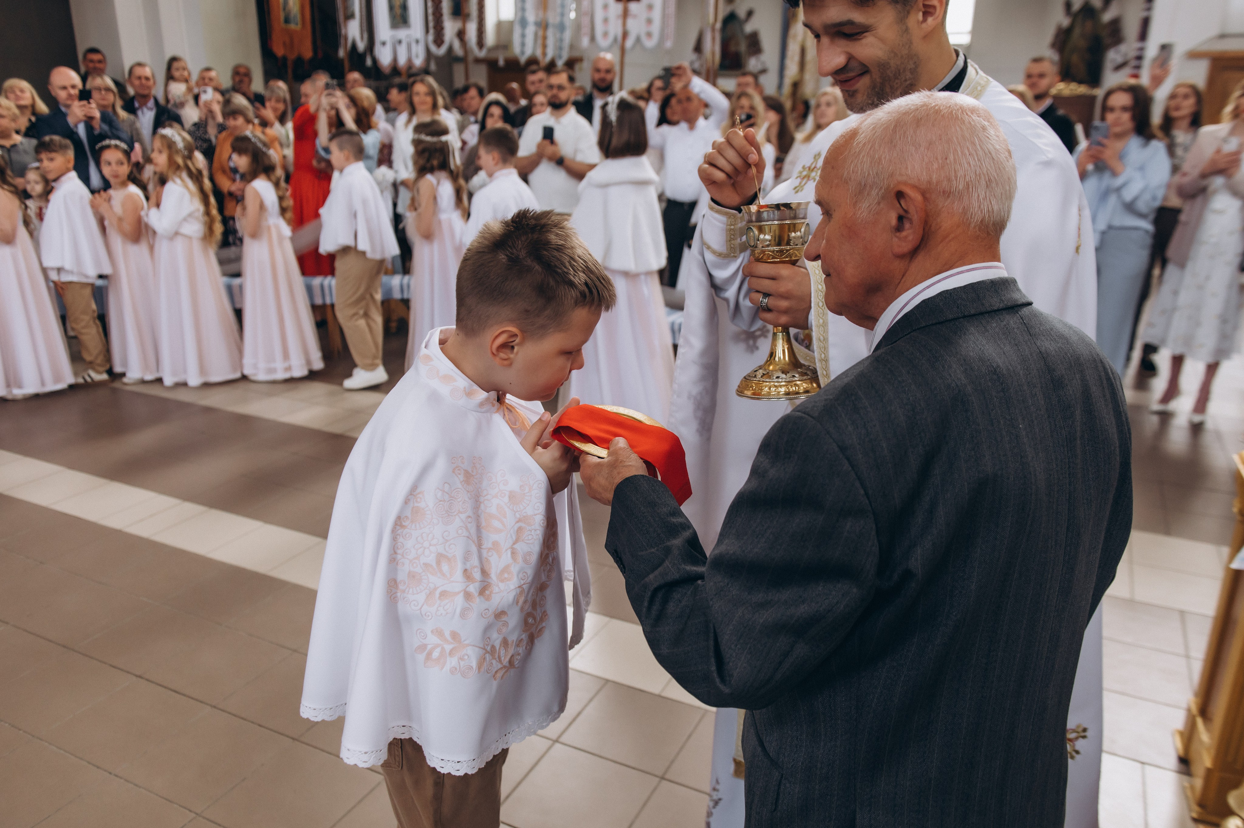 Фотосесія Причастя Тернопіль, зйомка Причастя, фотограф на Причастя Тернопіль, Причастя Львів, Причастя церква Михаїла Тернопіль. Сімейний, дитячий та індивідуальний фотограф в м. Тернопіль, м. Львів