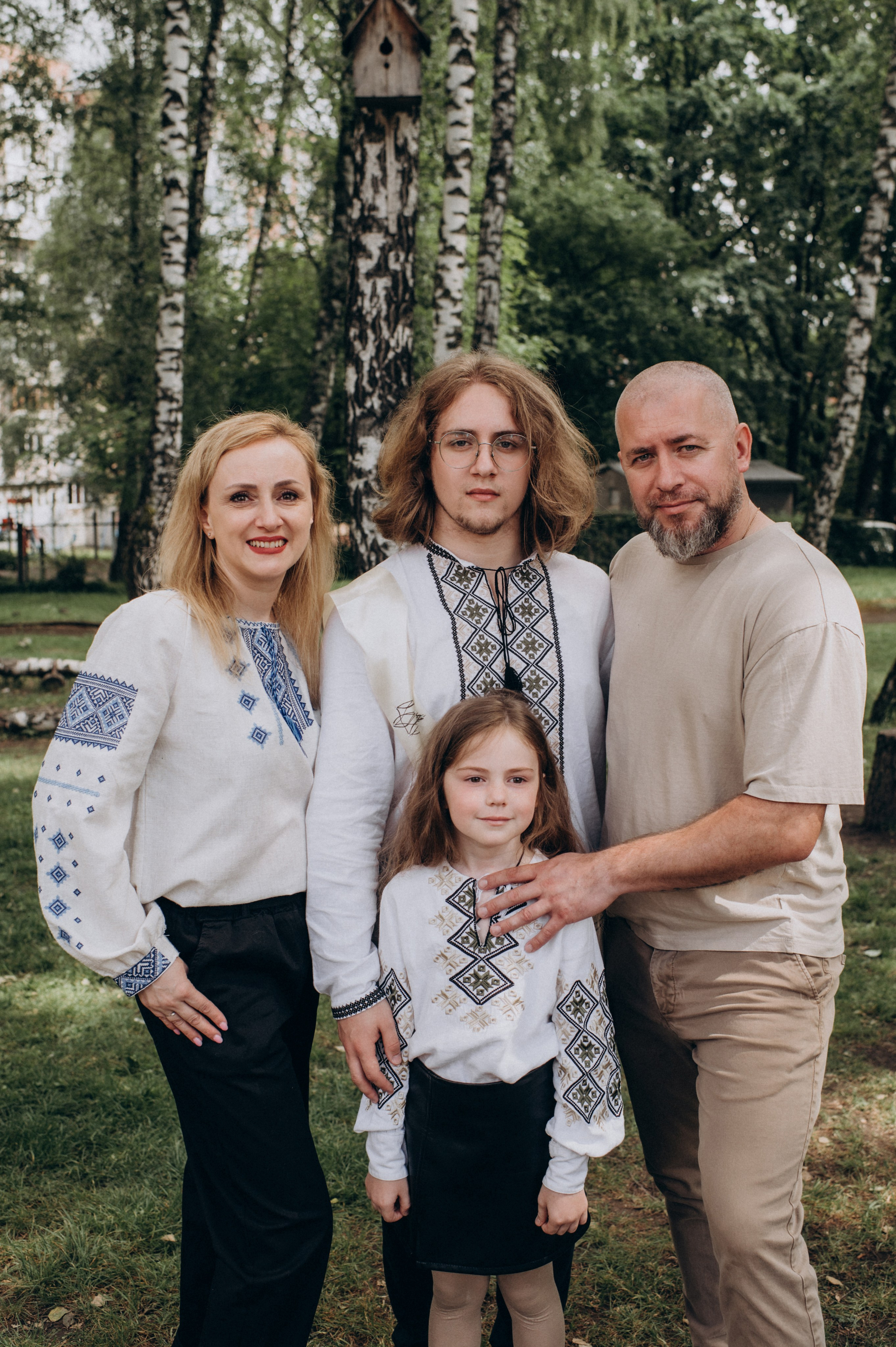 Фотосесія останнього дзвоника, фотосесія випускників Тернопіль, випускний 2024. Сімейний, дитячий та індивідуальний фотограф в м. Тернопіль, м. Львів