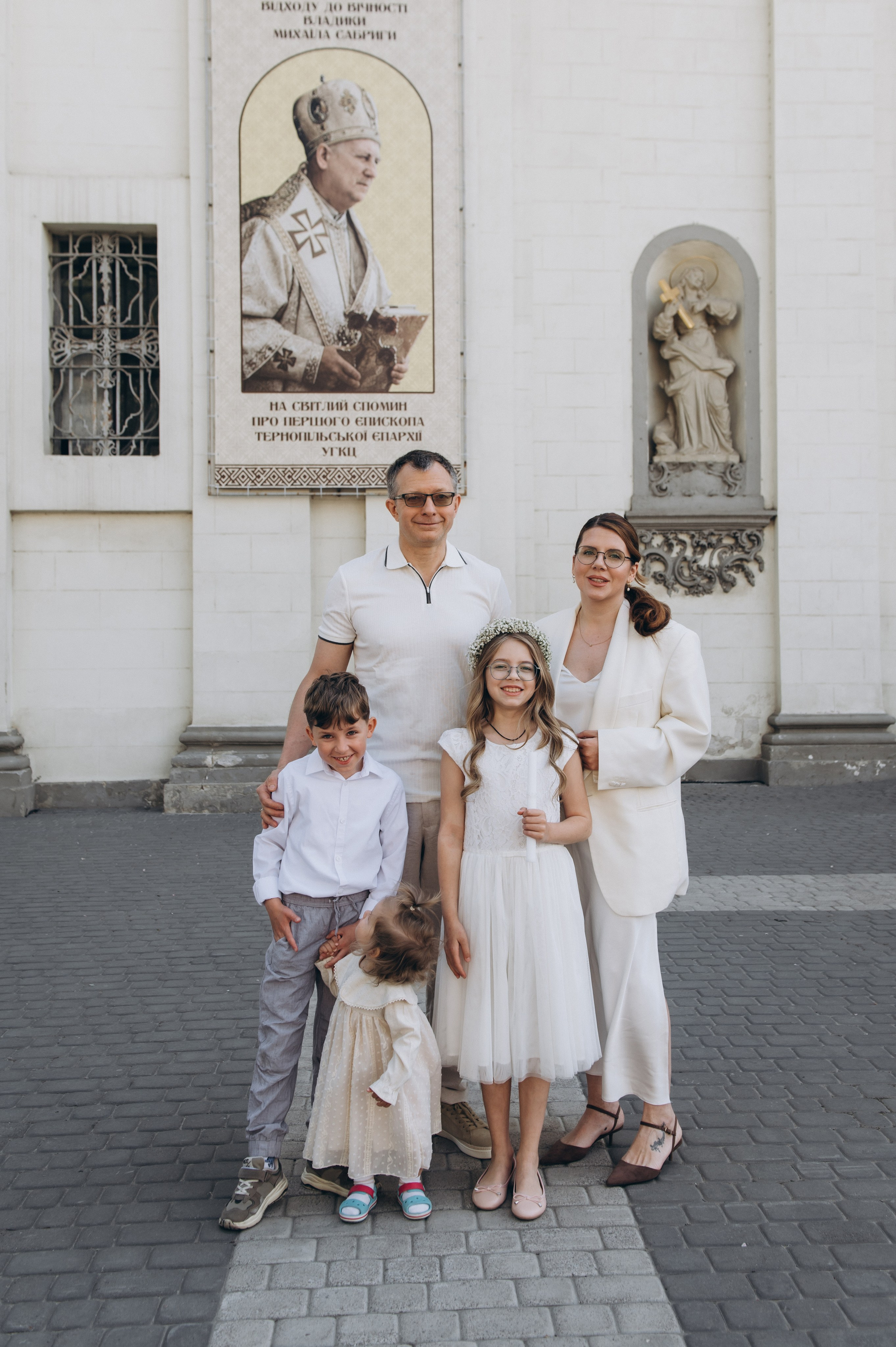 Фотосесія Першого Причастя Тернопіль, фотосесія Причастя Тернопіль, Таїнство Першого Причастя Тернопіль, Катедра Причастя Тернопіль. Сімейний, дитячий та індивідуальний фотограф в м. Тернопіль, м. Львів