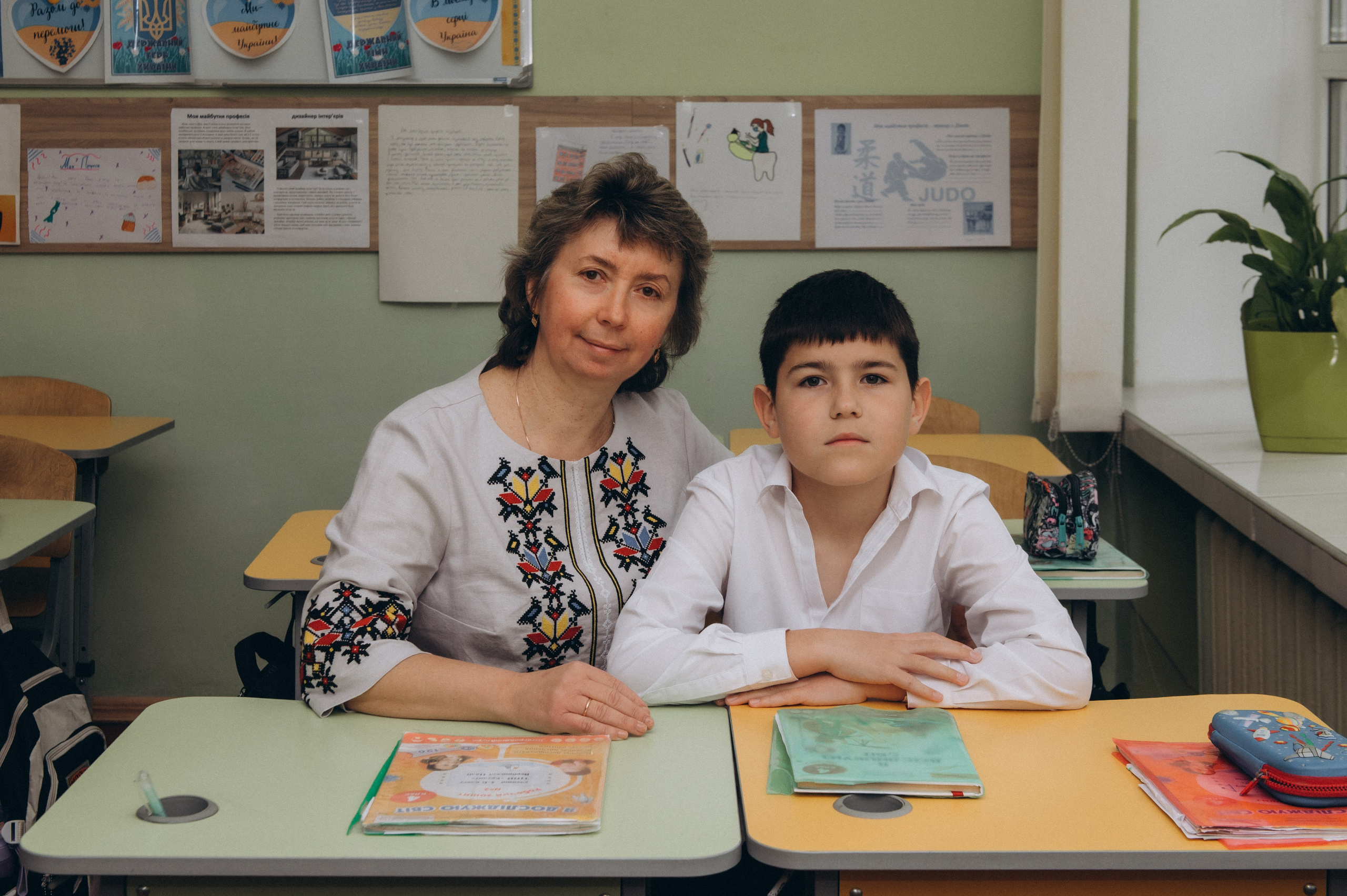 Шкільна фотосесія на віньєтки Тернопіль, фотосесія випускників Тернопіль, зйомка на віньєтки, шкільні фотоальбоми Тернопіль. Сімейний, дитячий та індивідуальний фотограф в м. Тернопіль, м. Львів