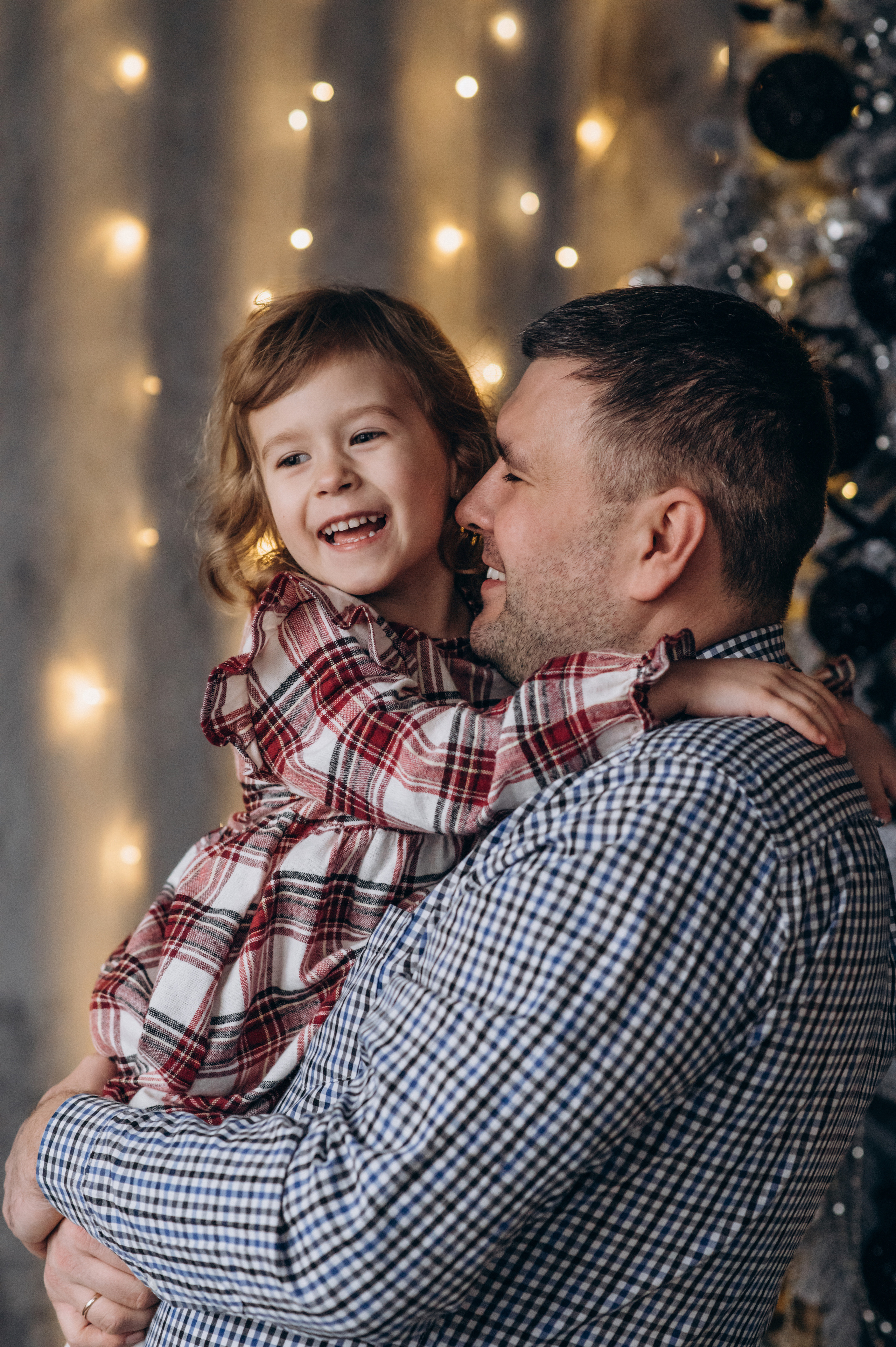 Новорічна сімейна зйомка у студії. Сімейний, дитячий та індивідуальний фотограф в м. Тернопіль, м. Львів