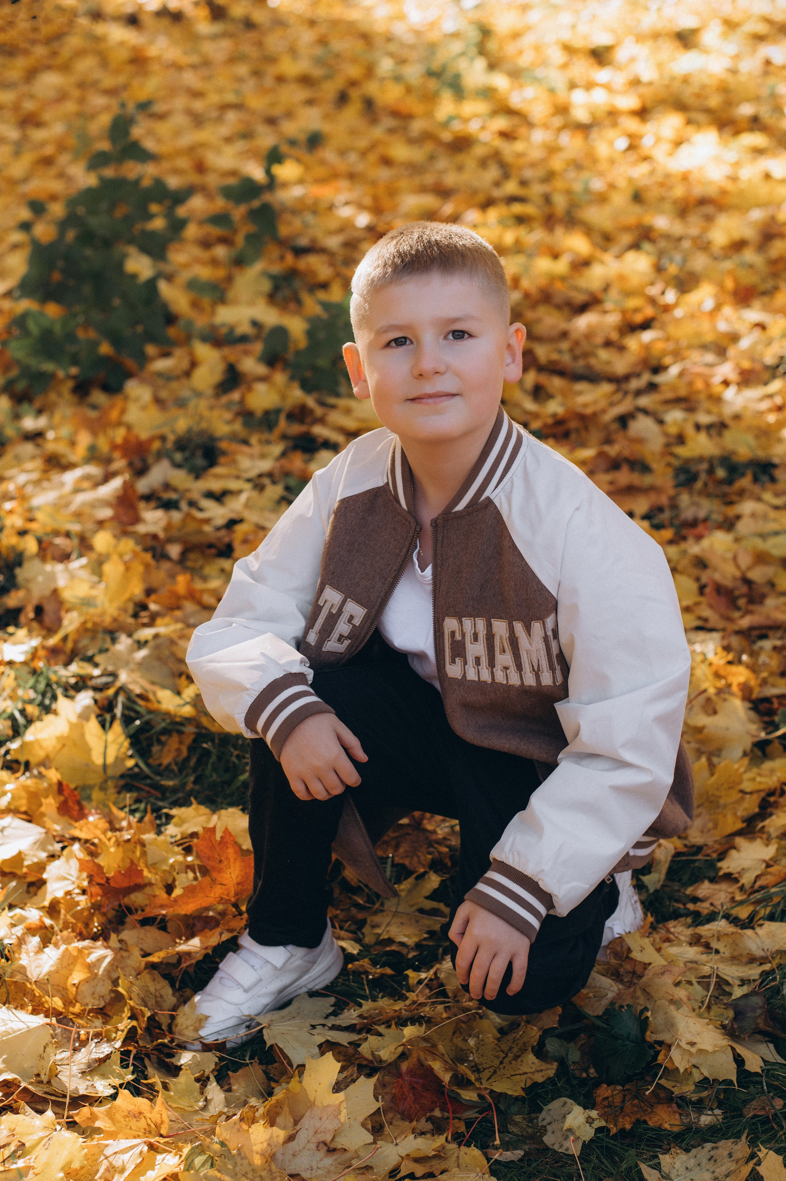 Осіння фотосесія 4 класу на віньєтки, випускні фотоальбоми Тернопіль, фотосесія випускників Тернопіль, шкільний випускний альбом Тернопіль. Сімейний, дитячий та індивідуальний фотограф в м. Тернопіль, м. Львів