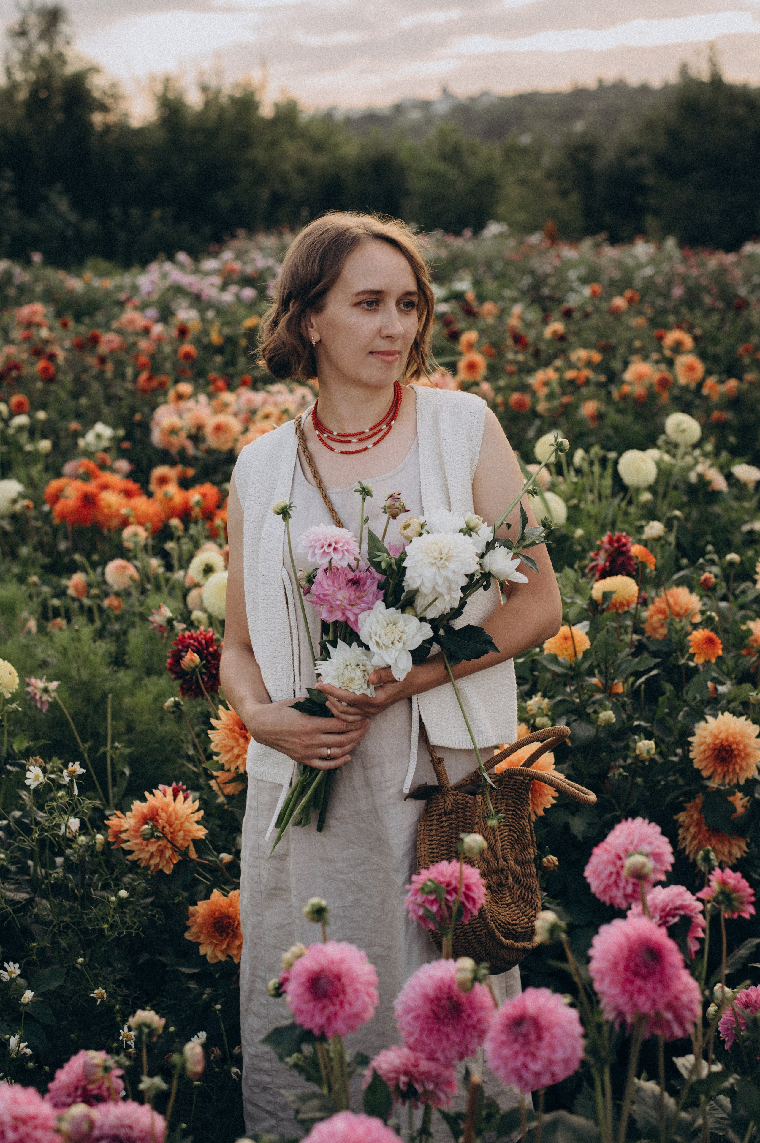 Сімейна фотосесія мами і доньки, сімейний фотограф Тернопіль, портретний фотограф, сімейна фотосесія Тернопіль, фотосесія в жоржинах. Сімейний, дитячий та індивідуальний фотограф в м. Тернопіль, м. Львів