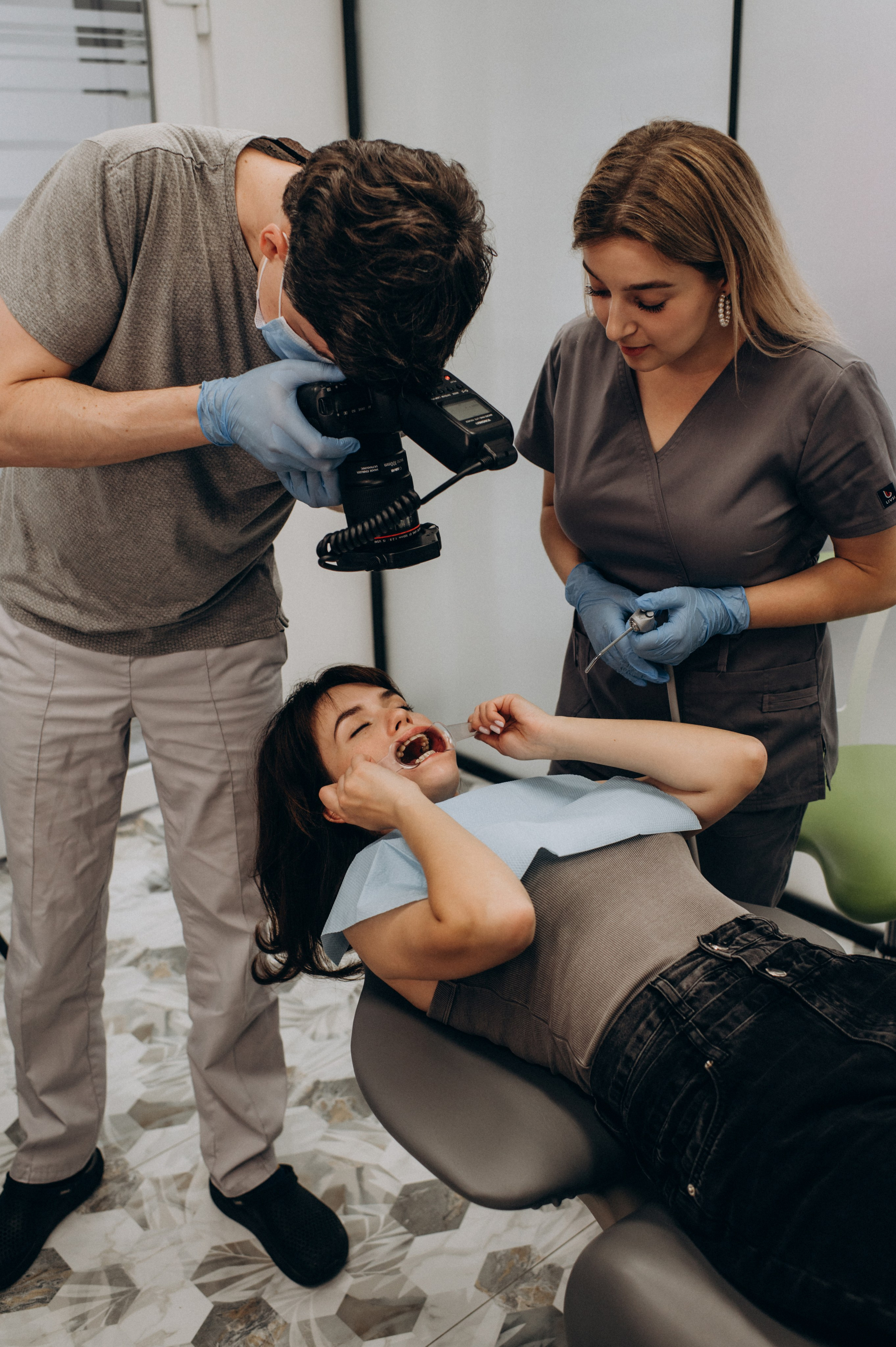 Фотосесія стоматології, зйомка стоматологічної клініки, контент для стоматолога. Сімейний, дитячий та індивідуальний фотограф в м. Тернопіль, м. Львів