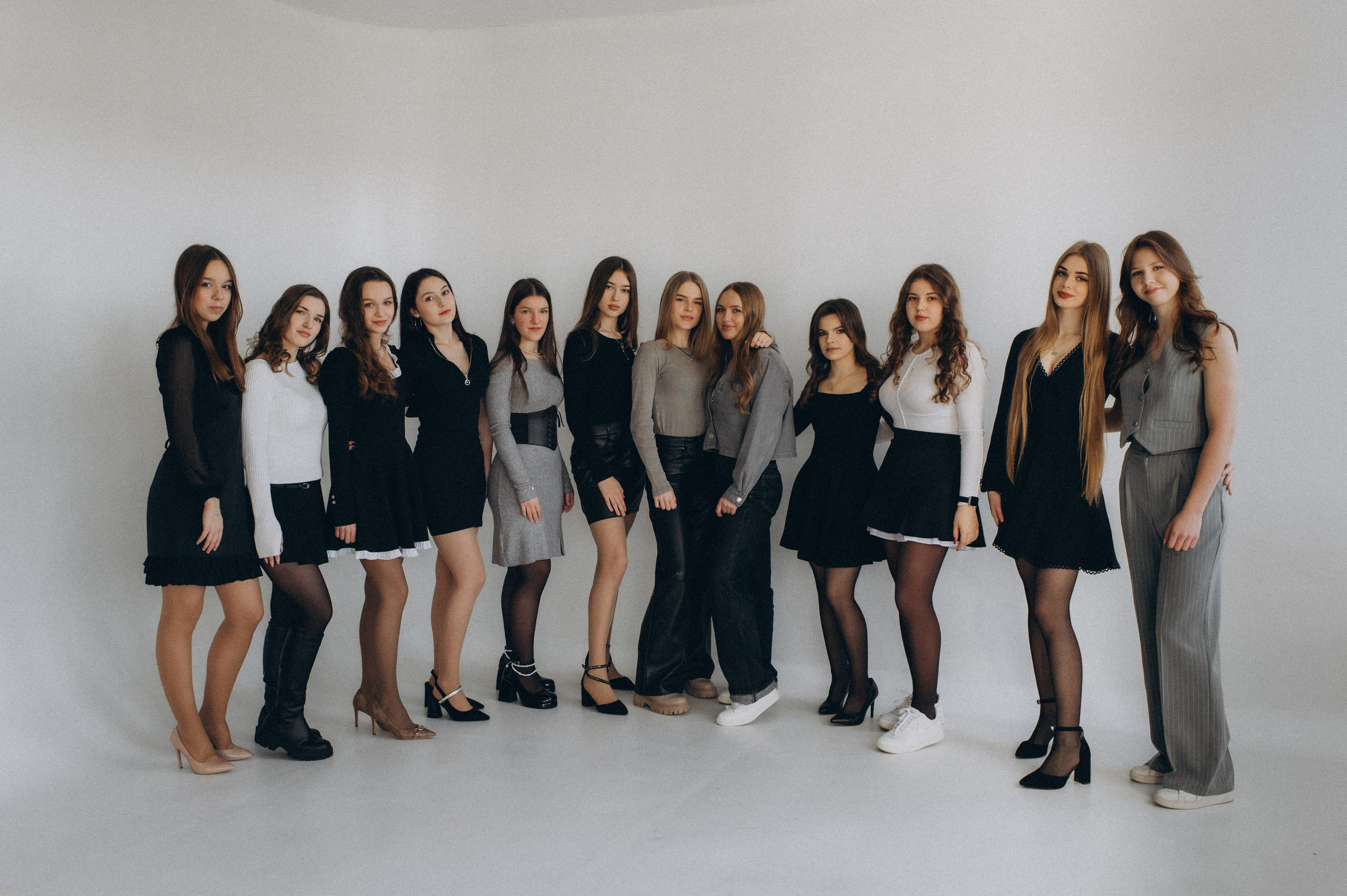 Фотосесія випускників, фотосесія на віньєтки Тернопіль, випускники Тернопіль, випуск 2025. Сімейний, дитячий та індивідуальний фотограф в м. Тернопіль, м. Львів