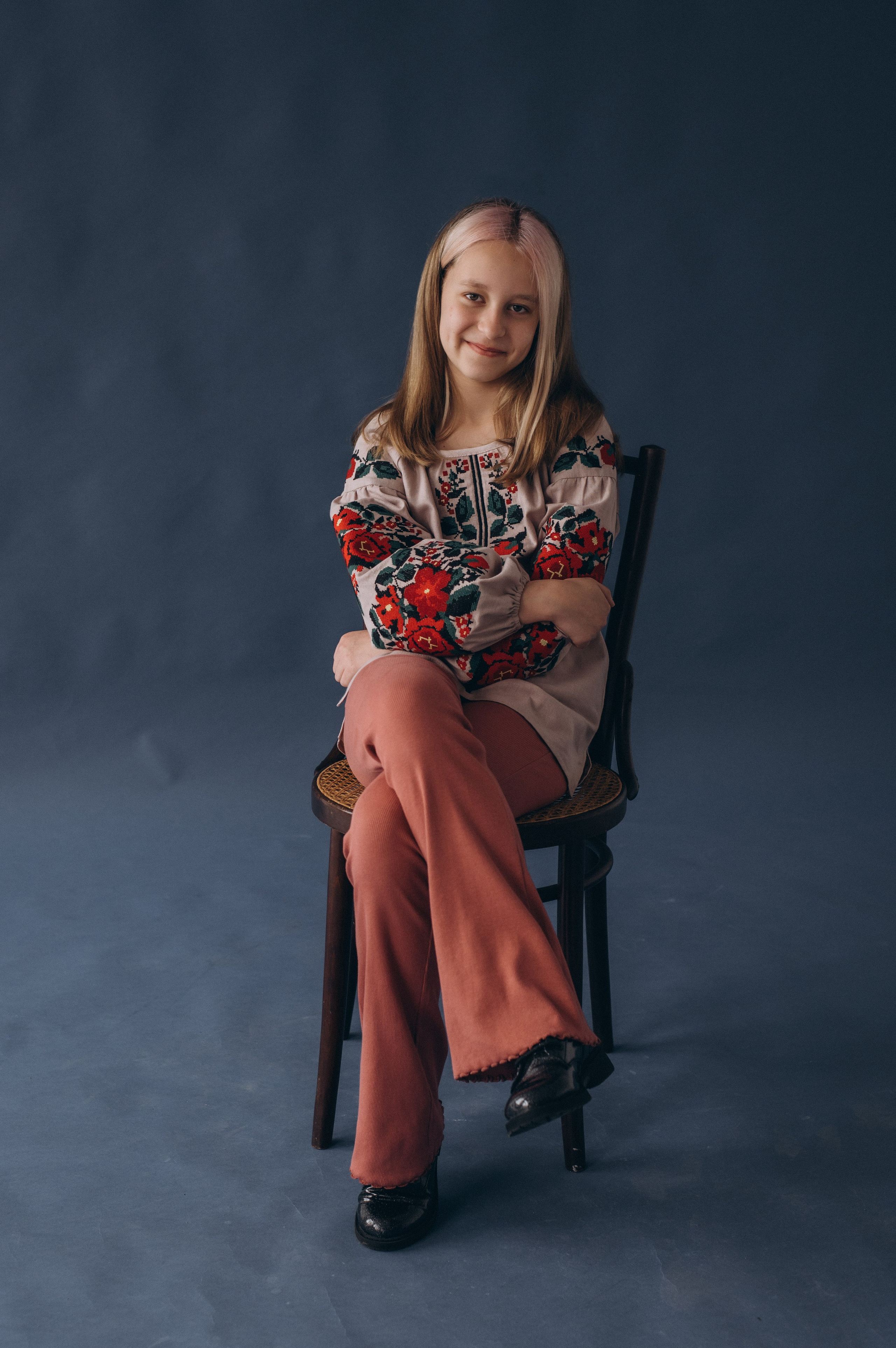 Шкільна фотосесія на віньєтки Тернопіль, фотосесія випускників Тернопіль, зйомка на віньєтки, шкільні фотоальбоми Тернопіль. Сімейний, дитячий та індивідуальний фотограф в м. Тернопіль, м. Львів