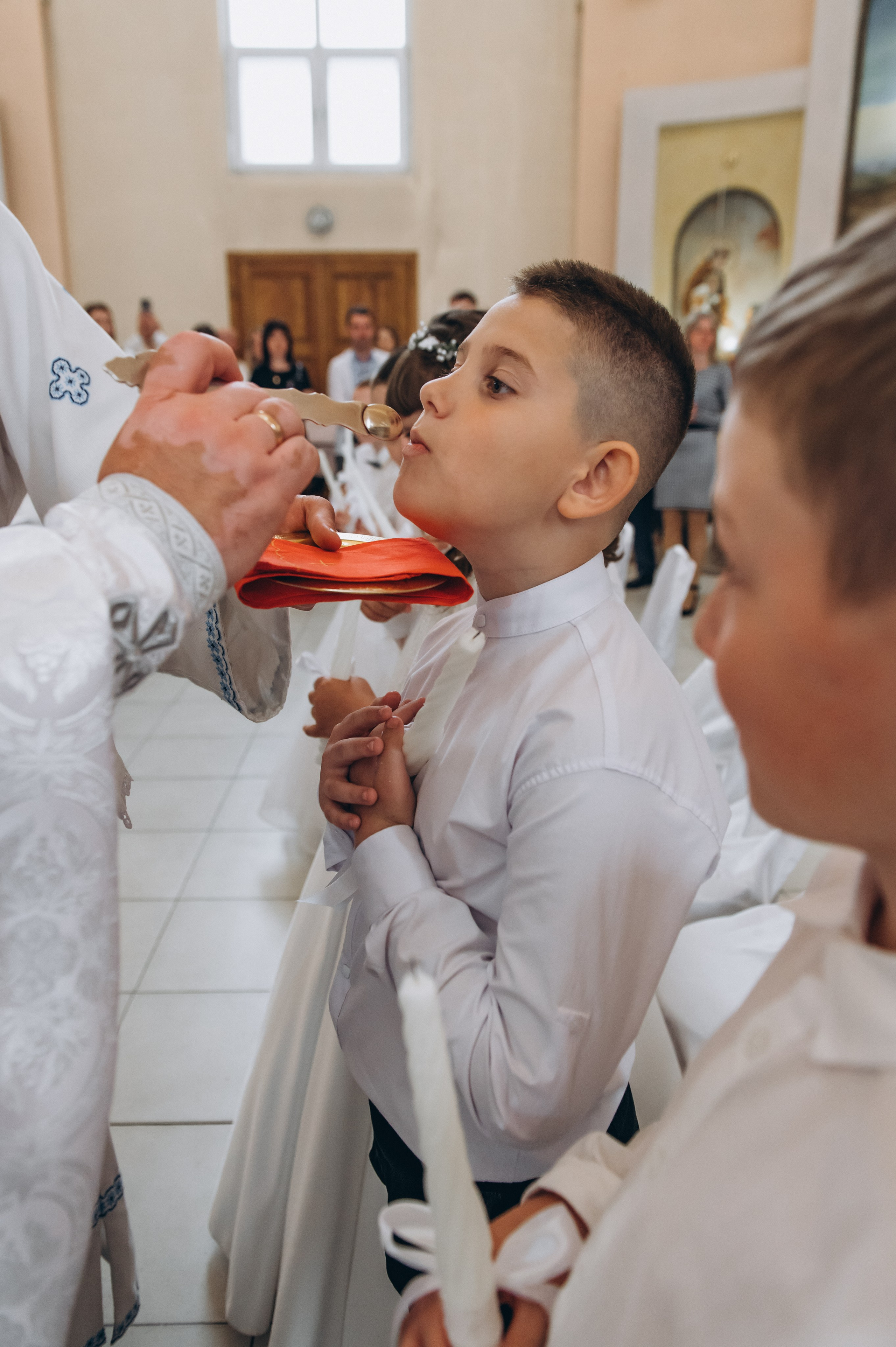 Фотосесія Причастя Тернопіль, зйомка Причастя, фотограф на Причастя Тернопіль, Причастя Львів, церква Петра і Павла. Сімейний, дитячий та індивідуальний фотограф в м. Тернопіль, м. Львів