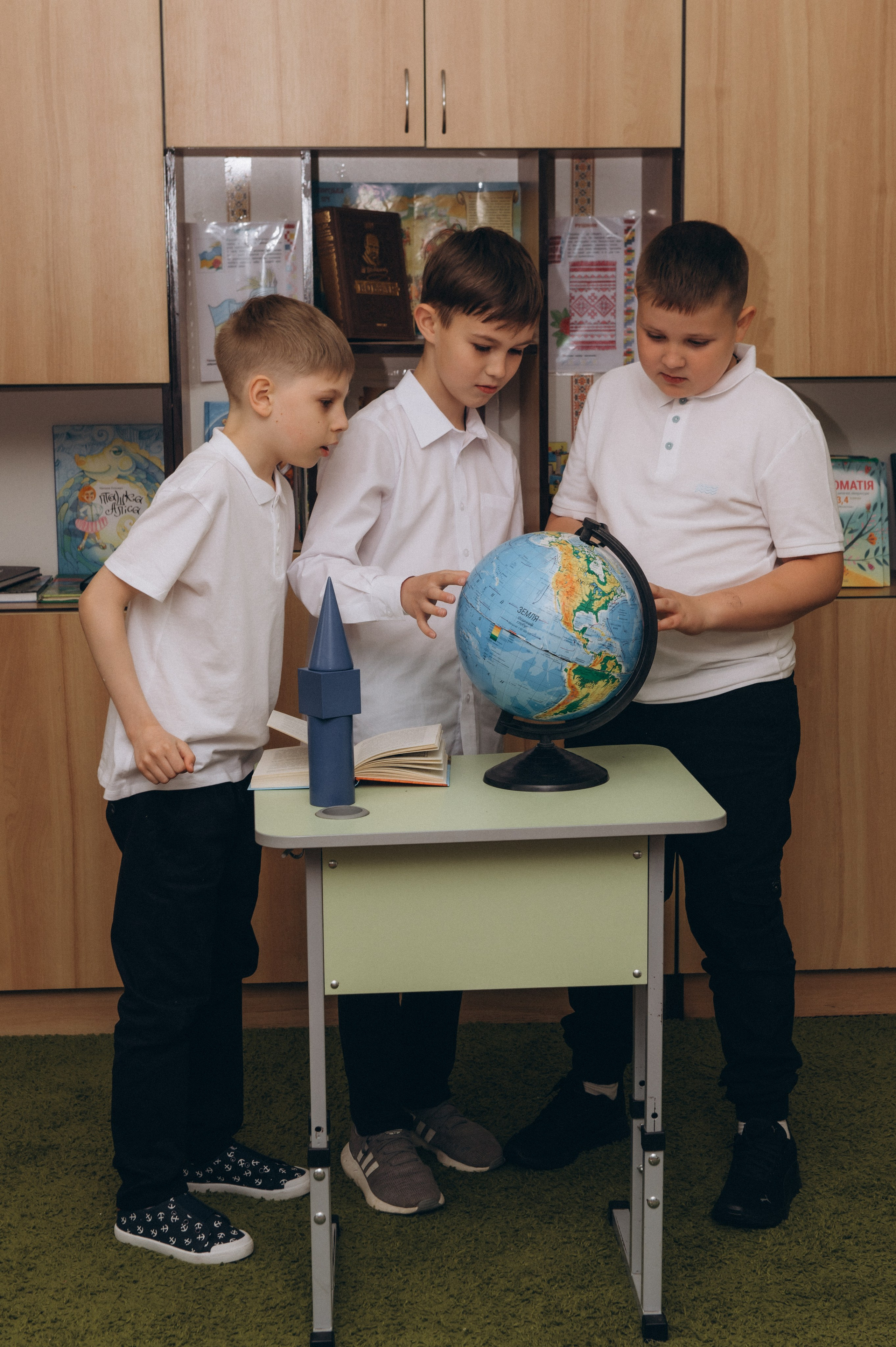 Шкільна фотосесія на віньєтки Тернопіль, фотосесія випускників Тернопіль, зйомка на віньєтки, шкільні фотоальбоми Тернопіль. Сімейний, дитячий та індивідуальний фотограф в м. Тернопіль, м. Львів