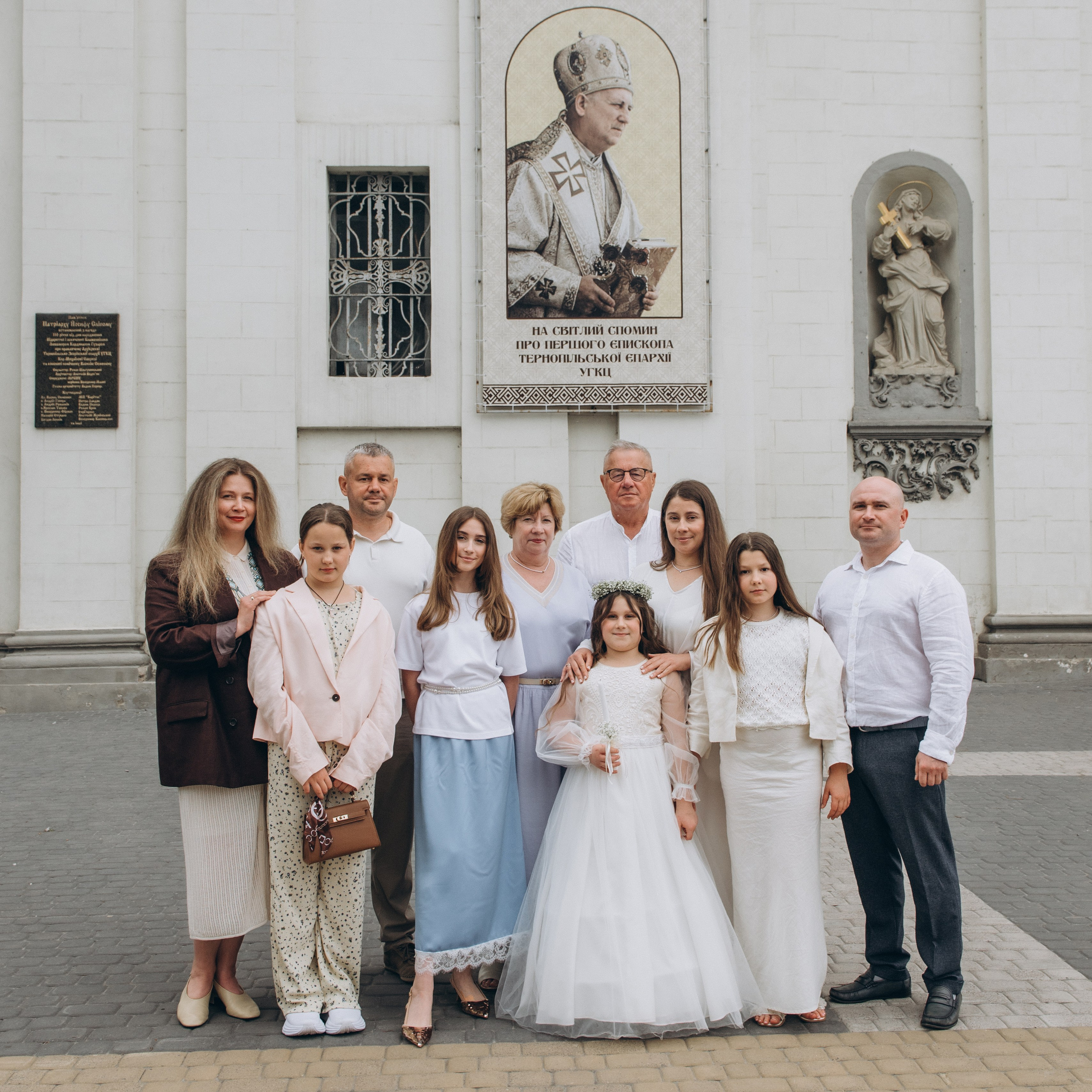 Фотосесія Першого Причастя Тернопіль, фотосесія Причастя Тернопіль, Таїнство Першого Причастя Тернопіль, Катедра Причастя Тернопіль. Сімейний, дитячий та індивідуальний фотограф в м. Тернопіль, м. Львів