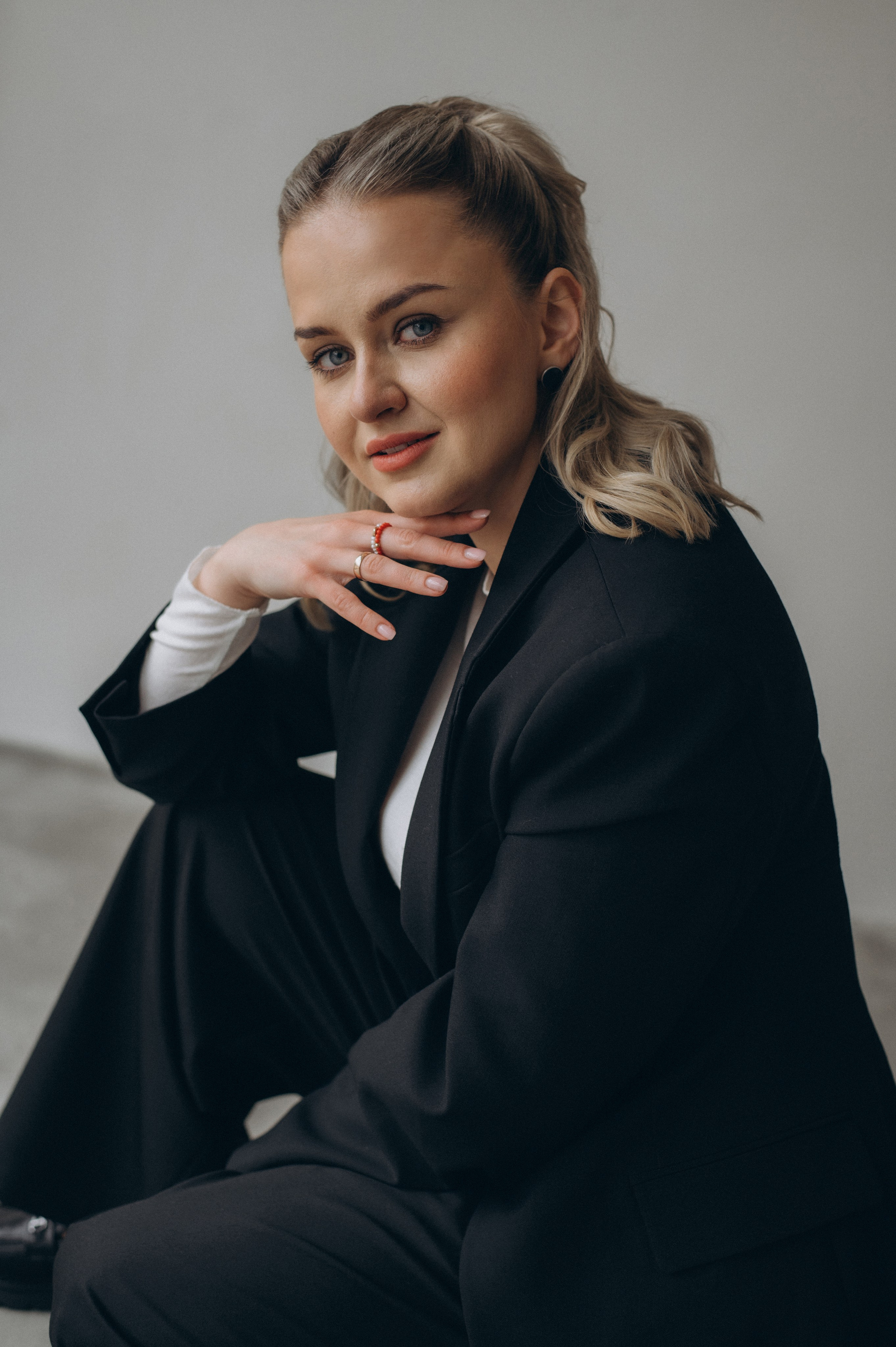 Індивідуальна фотосесія Тернопіль, портретний фотограф Тернопіль, портретна фотосесія, фотосесія у студії, фотосесія лікаря ендокринолога. Сімейний, дитячий та індивідуальний фотограф в м. Тернопіль, м. Львів