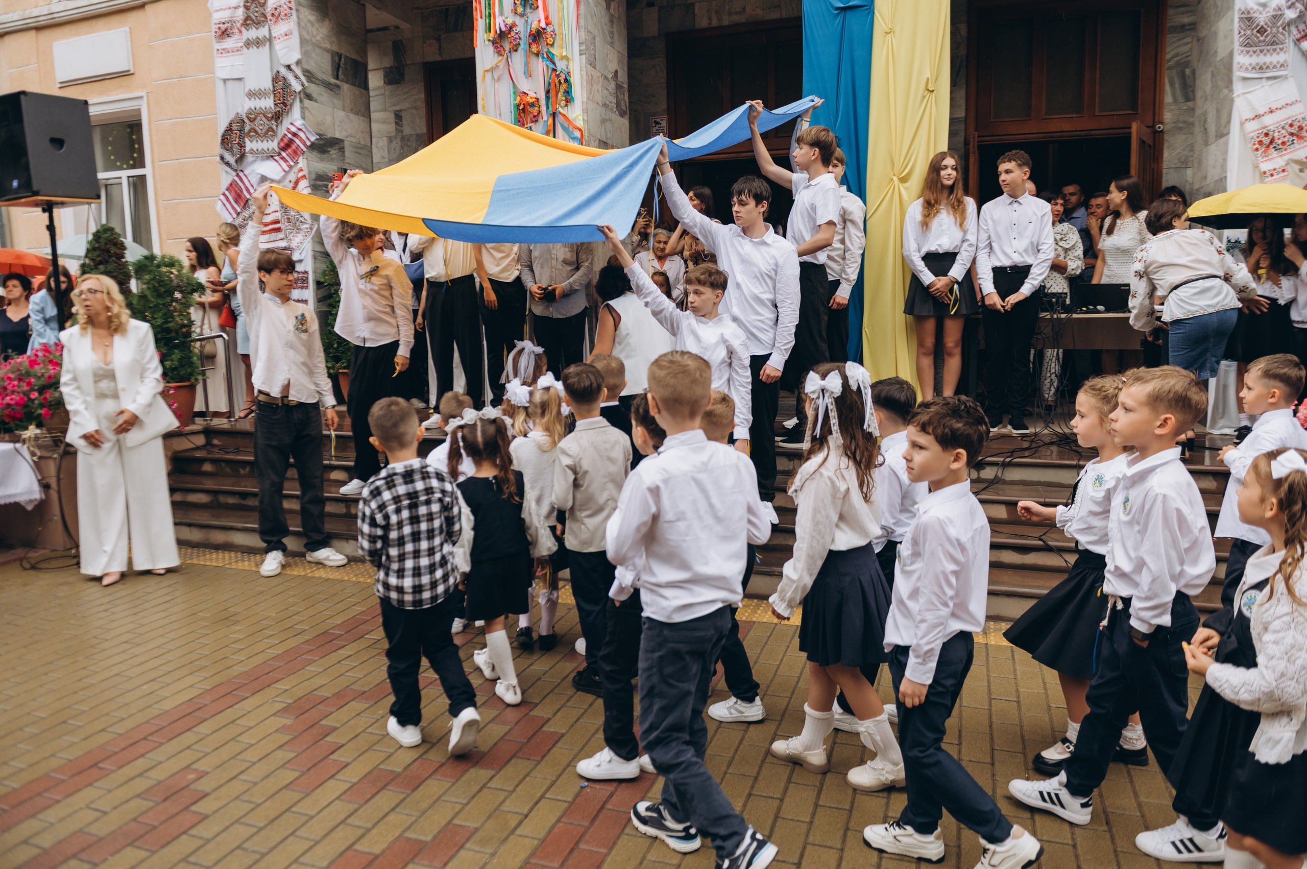 Перший дзвоник у Тернополі, фотосесія першокласників