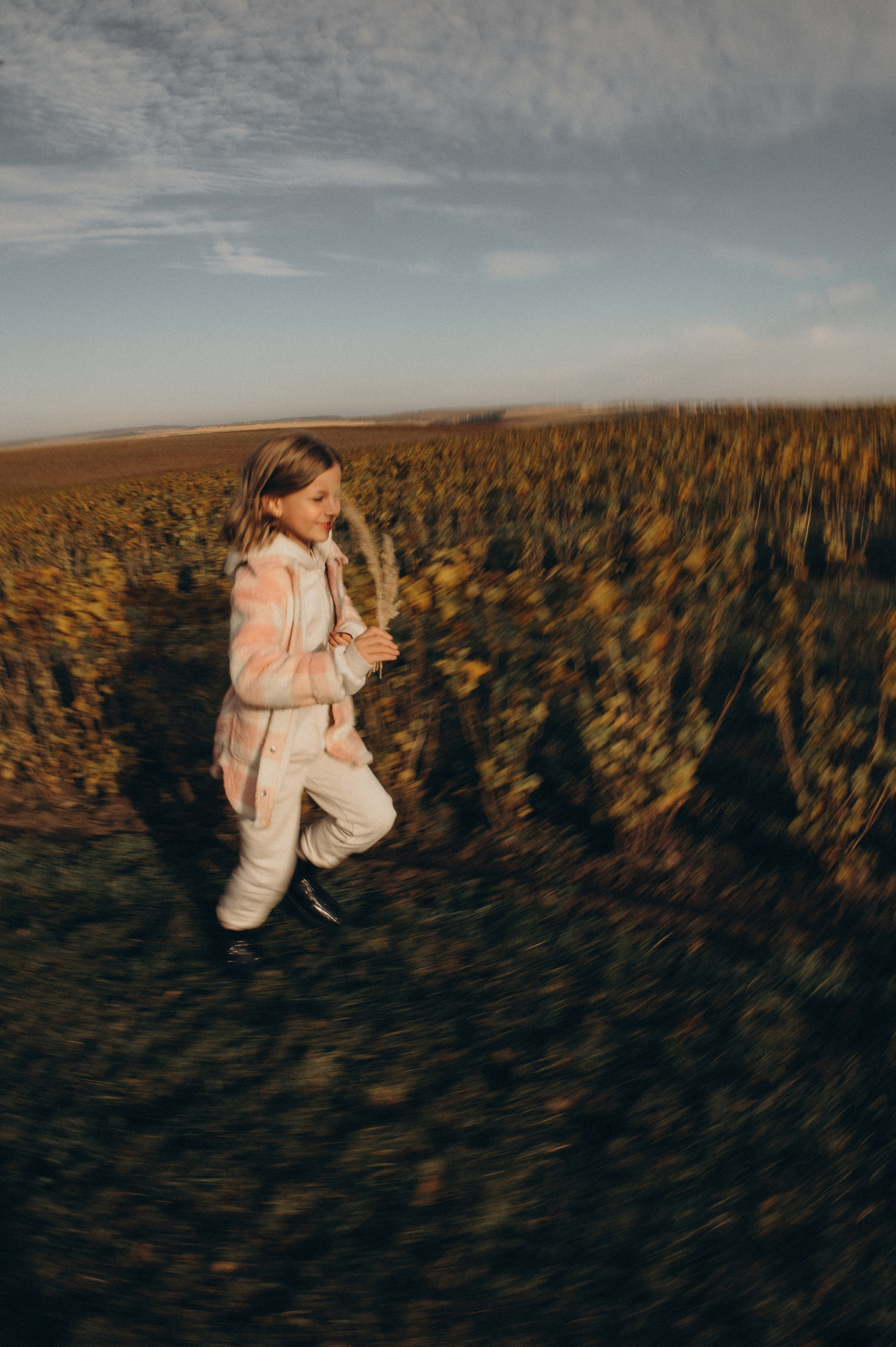 Дитячий фотограф Тернопіль, фотосесія дітей, фотосесія на природі, зйомка у Веселі козенята, фотосесія дня народження Тернопіль. Сімейний, дитячий та індивідуальний фотограф в м. Тернопіль, м. Львів