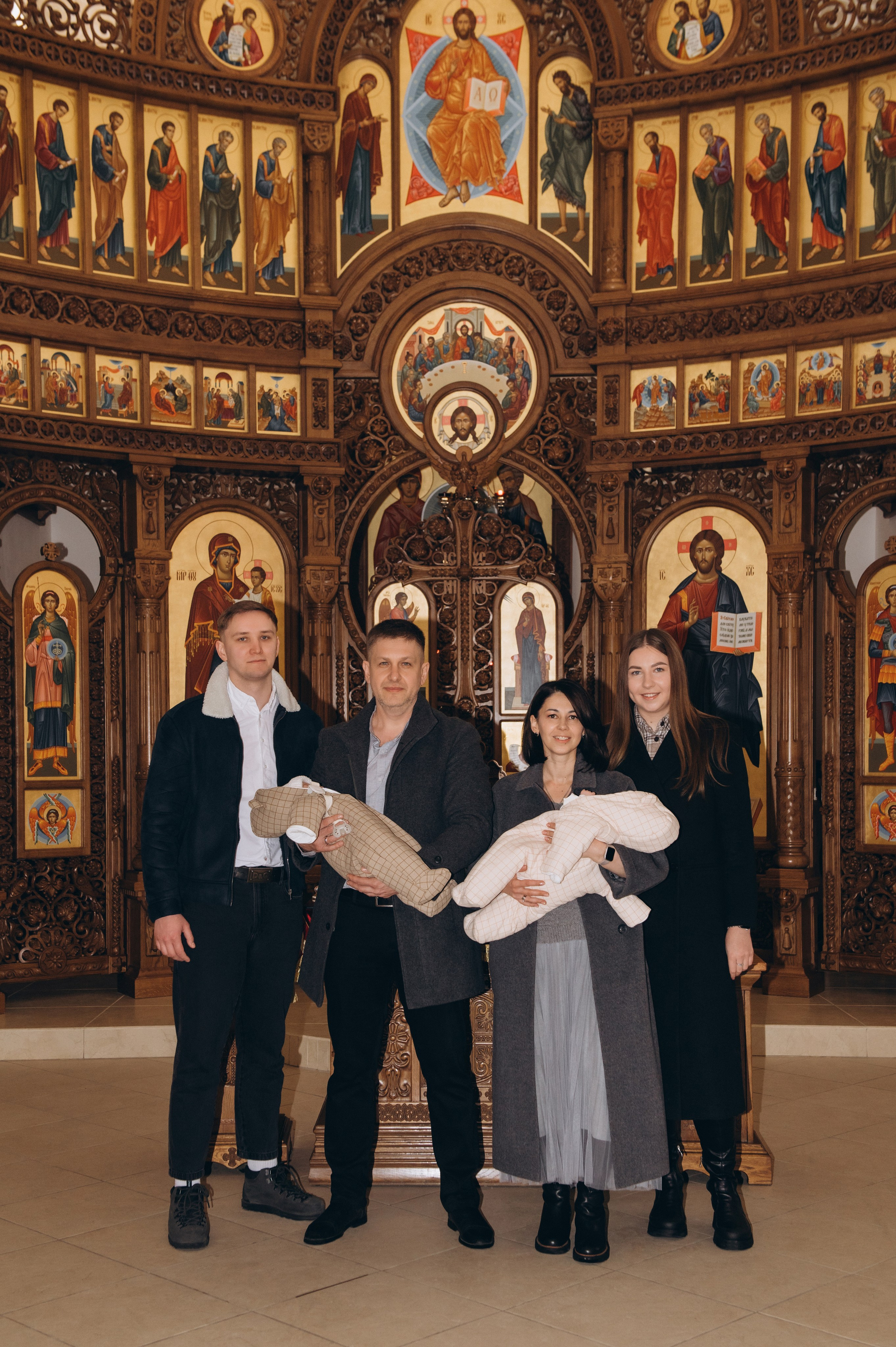 Фотосесія Хрещення Тернопіль, зйомка Хрестин Тернопіль, Храм Різдва Пресвятої Богородиці УГКЦ Тернопіль. Сімейний, дитячий та індивідуальний фотограф в м. Тернопіль, м. Львів