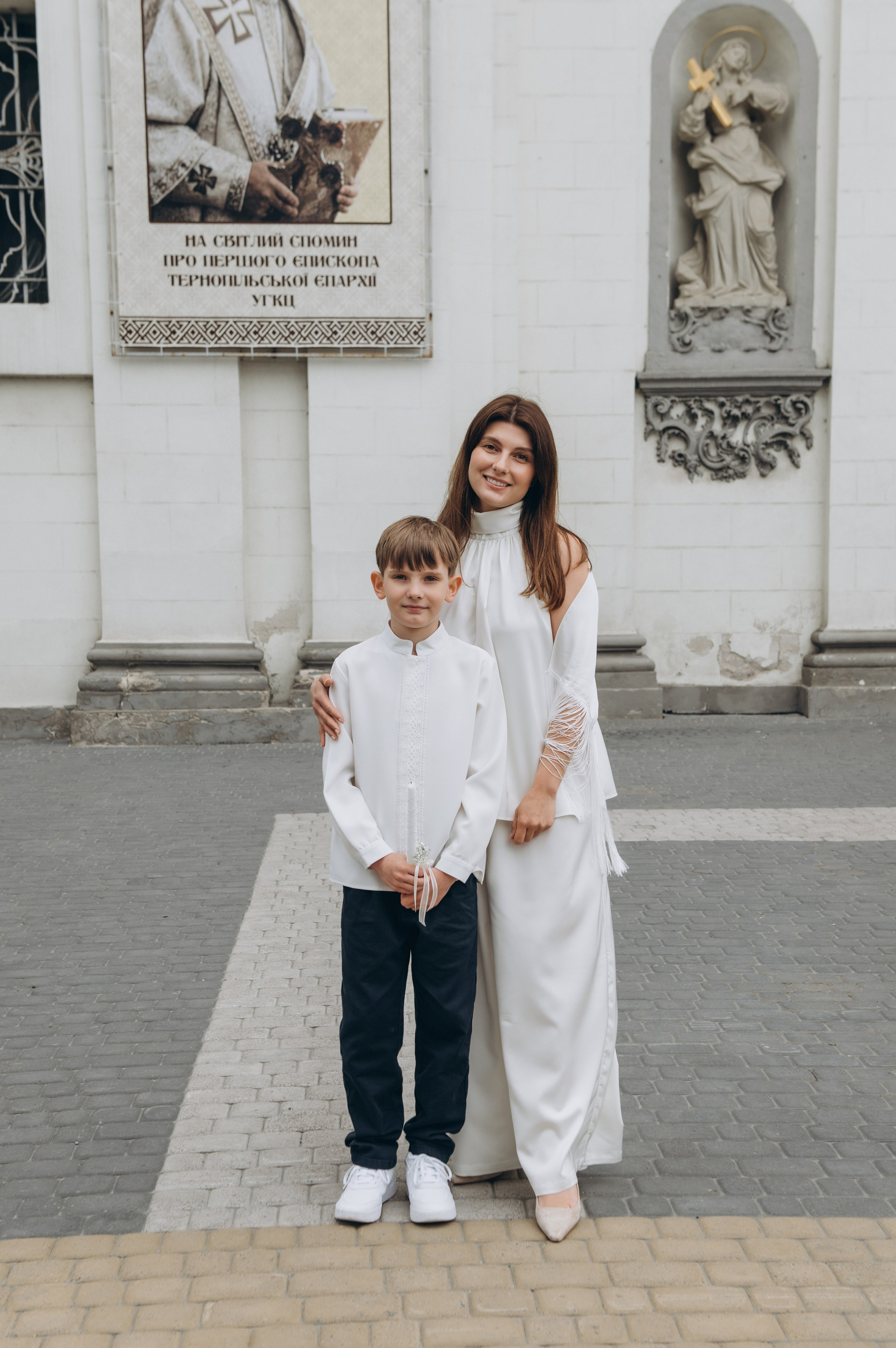 Фотосесія Першого Причастя Тернопіль, фотосесія Причастя Тернопіль, Таїнство Першого Причастя Тернопіль, Катедра Причастя Тернопіль. Сімейний, дитячий та індивідуальний фотограф в м. Тернопіль, м. Львів