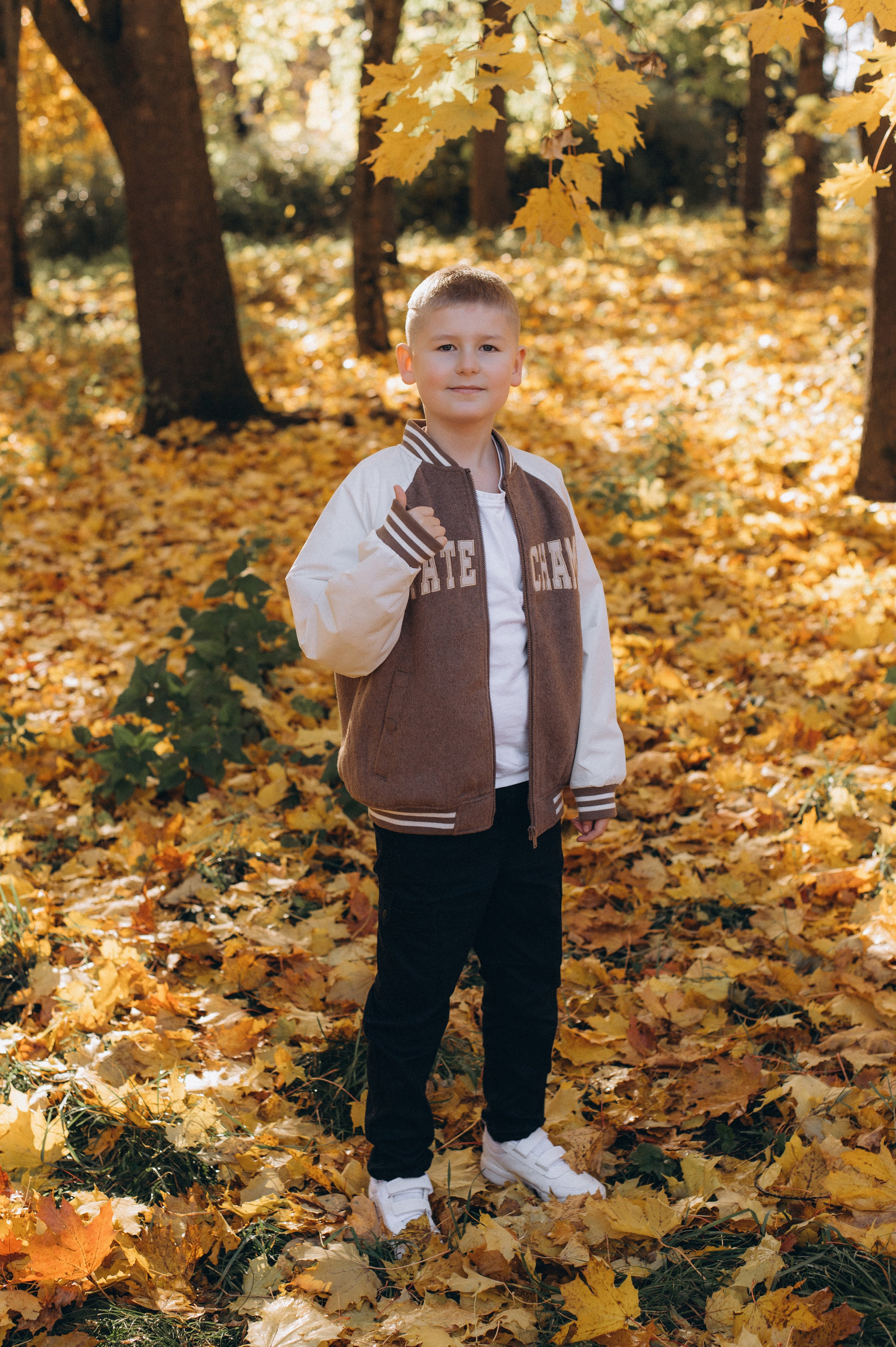 Осіння фотосесія 4 класу на віньєтки, випускні фотоальбоми Тернопіль, фотосесія випускників Тернопіль, шкільний випускний альбом Тернопіль. Сімейний, дитячий та індивідуальний фотограф в м. Тернопіль, м. Львів