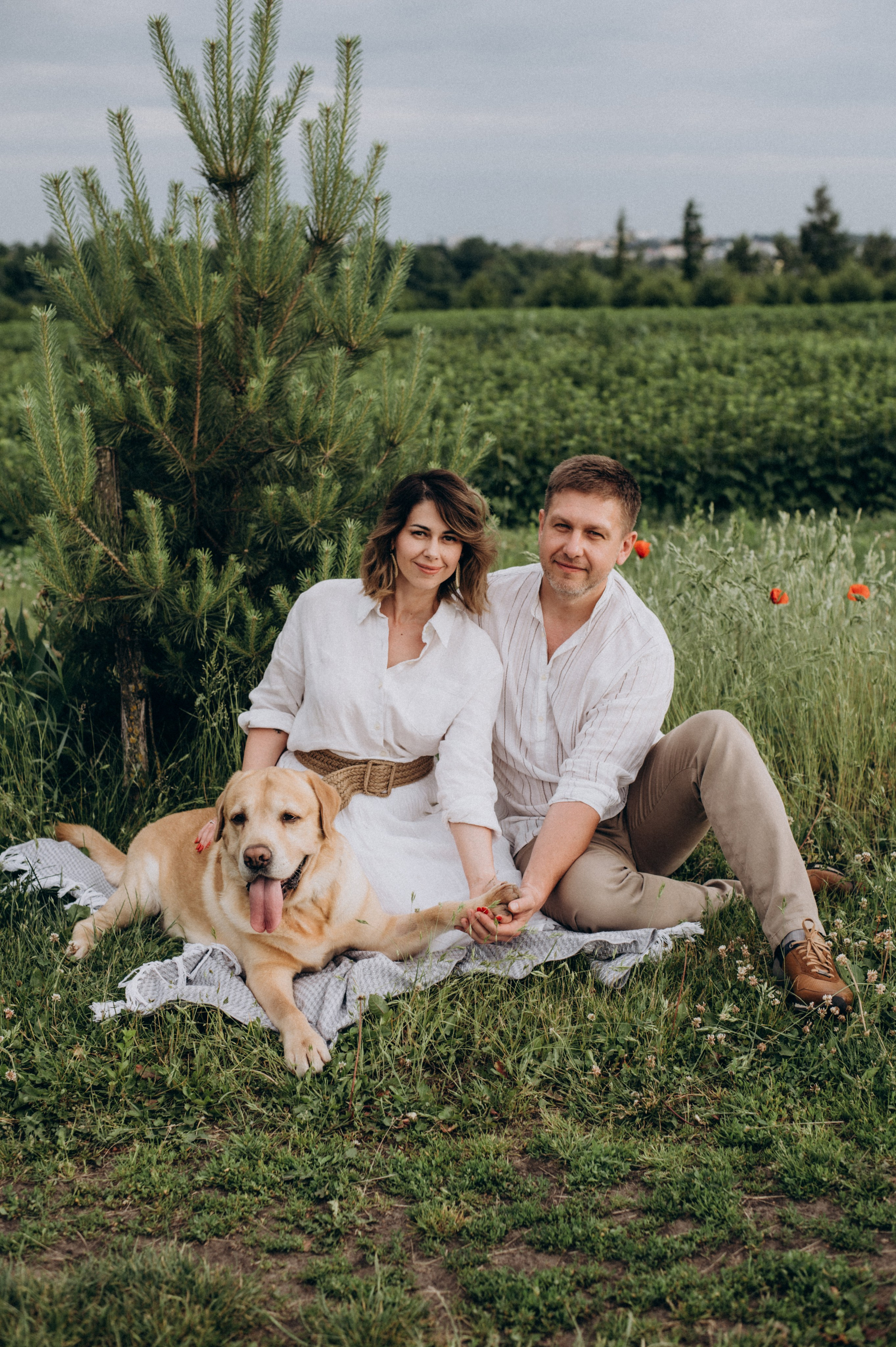 Сімейна фотосесія на природі, зйомка з собакою, фотосесія лавсторі Тернопіль. Сімейний, дитячий та індивідуальний фотограф в м. Тернопіль, м. Львів