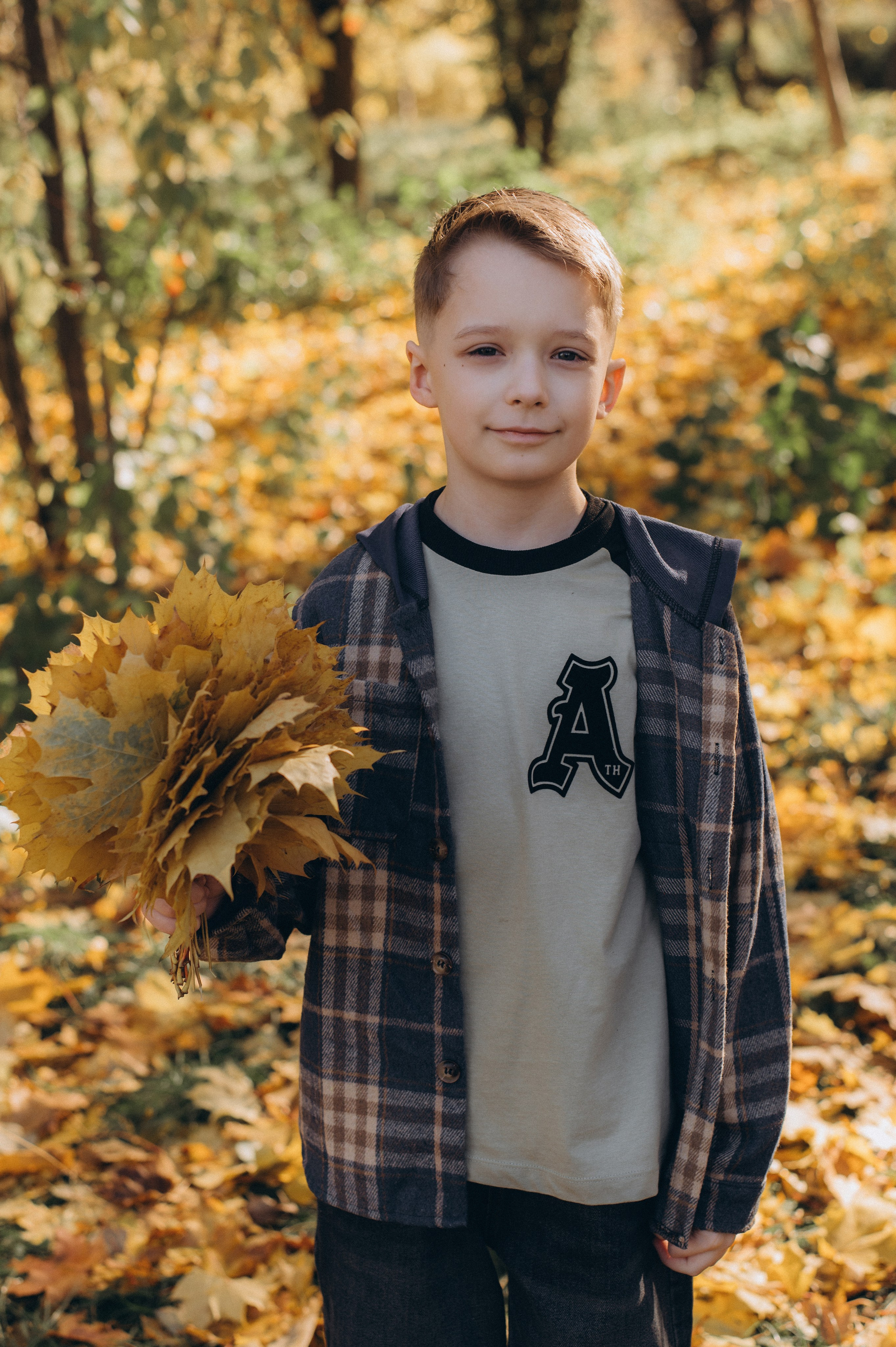 Осіння фотосесія 4 класу на віньєтки, випускні фотоальбоми Тернопіль, фотосесія випускників Тернопіль, шкільний випускний альбом Тернопіль. Сімейний, дитячий та індивідуальний фотограф в м. Тернопіль, м. Львів
