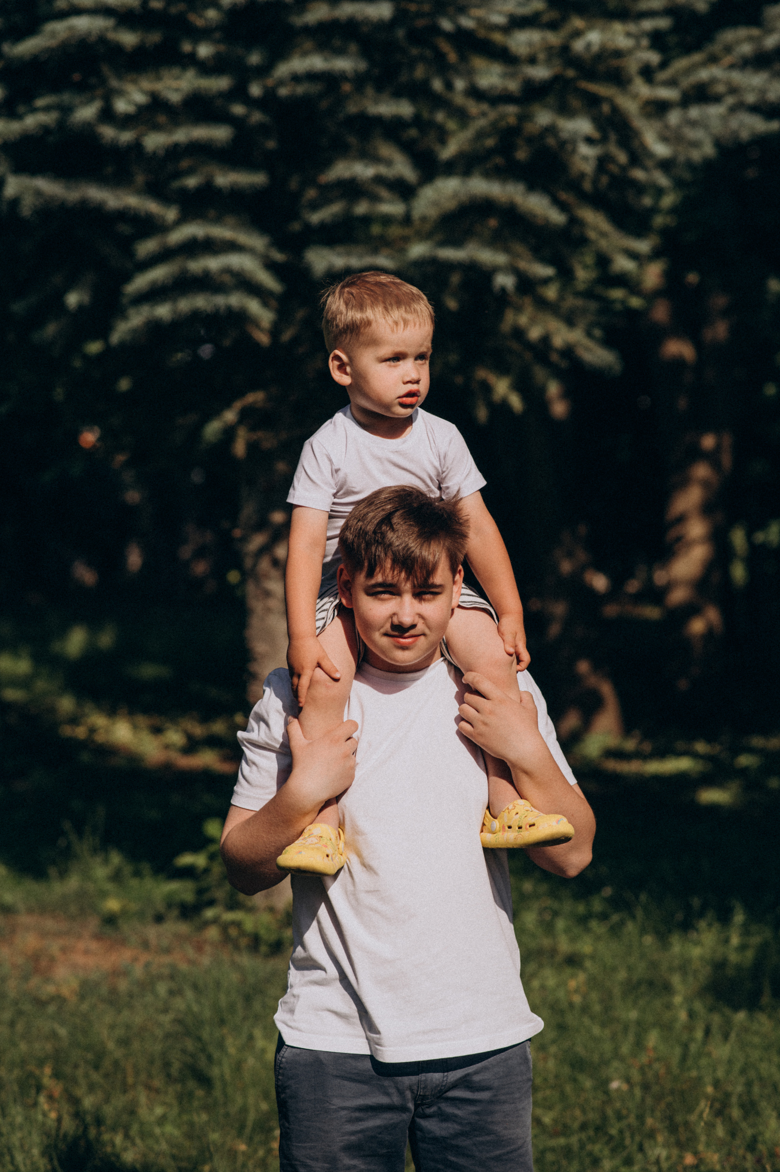 Сімейна літня фотосесія в парку, сімейний фотограф Тернопіль Львів. Сімейний, дитячий та індивідуальний фотограф в м. Тернопіль, м. Львів