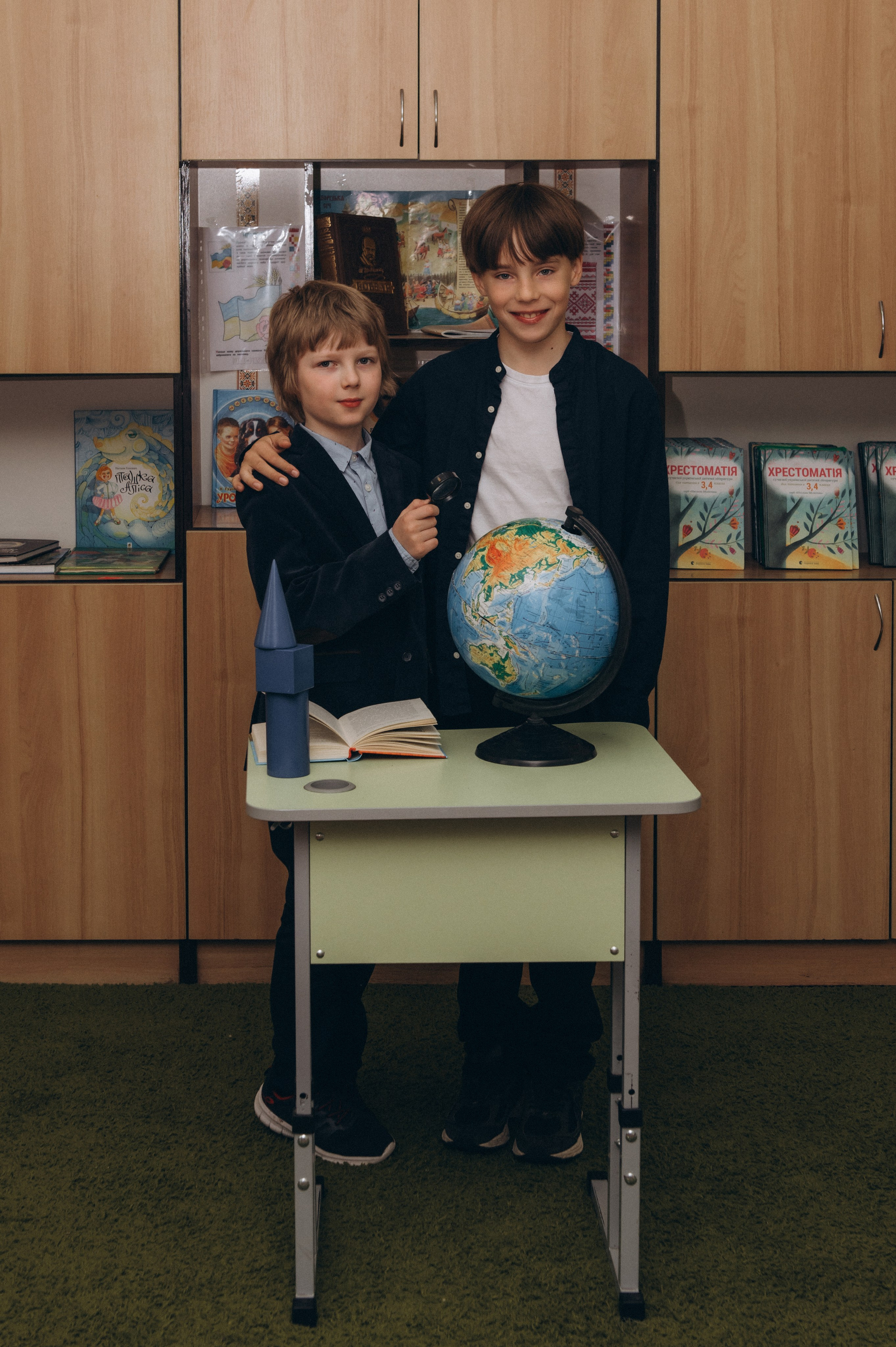 Шкільна фотосесія на віньєтки Тернопіль, фотосесія випускників Тернопіль, зйомка на віньєтки, шкільні фотоальбоми Тернопіль. Сімейний, дитячий та індивідуальний фотограф в м. Тернопіль, м. Львів