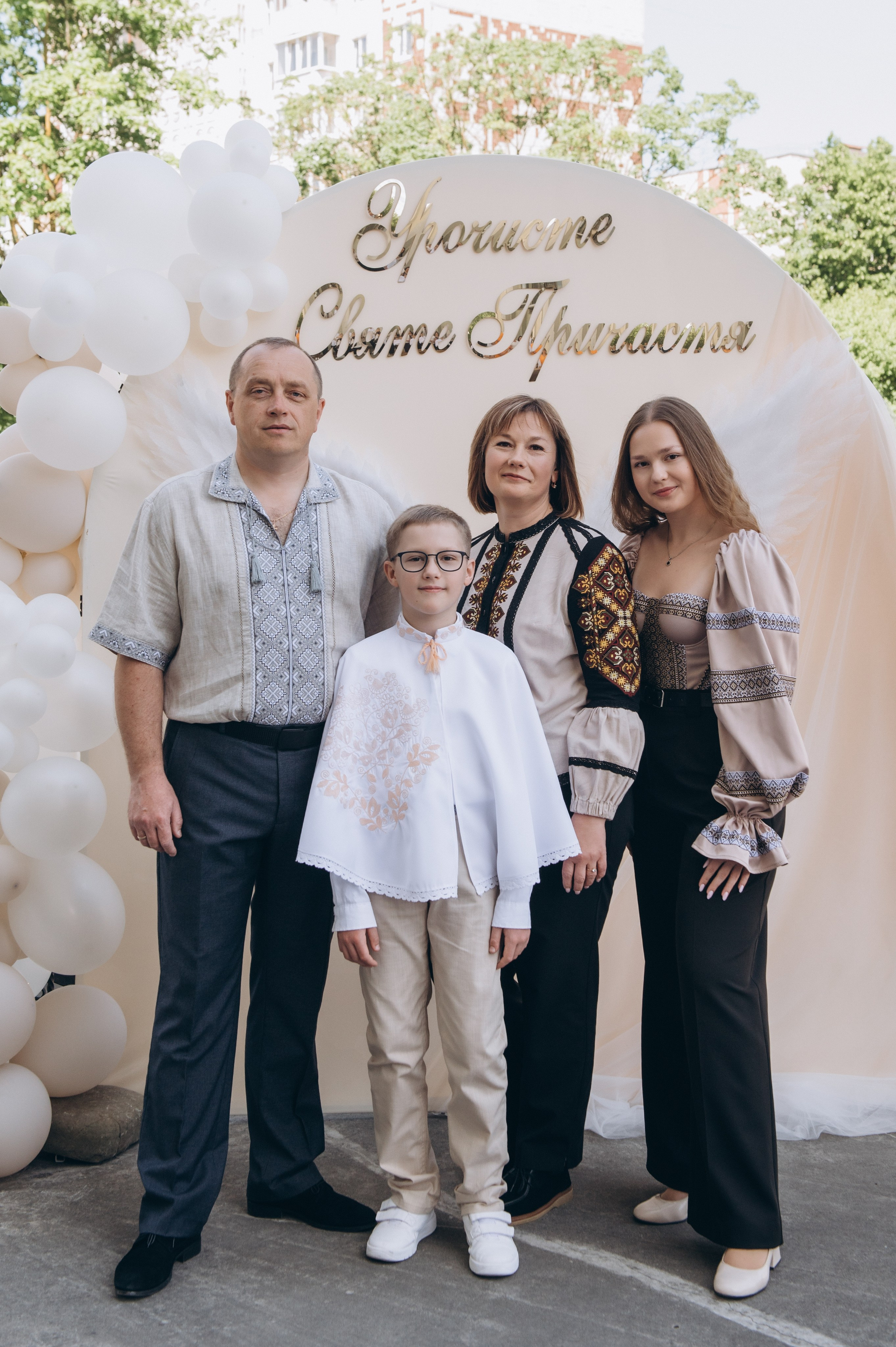 Фотосесія Причастя Тернопіль церква Св Михаїла, фотограф на Причастя Тернопіль, фотосесія Літургії Причастя Тернопіль. Сімейний, дитячий та індивідуальний фотограф в м. Тернопіль, м. Львів