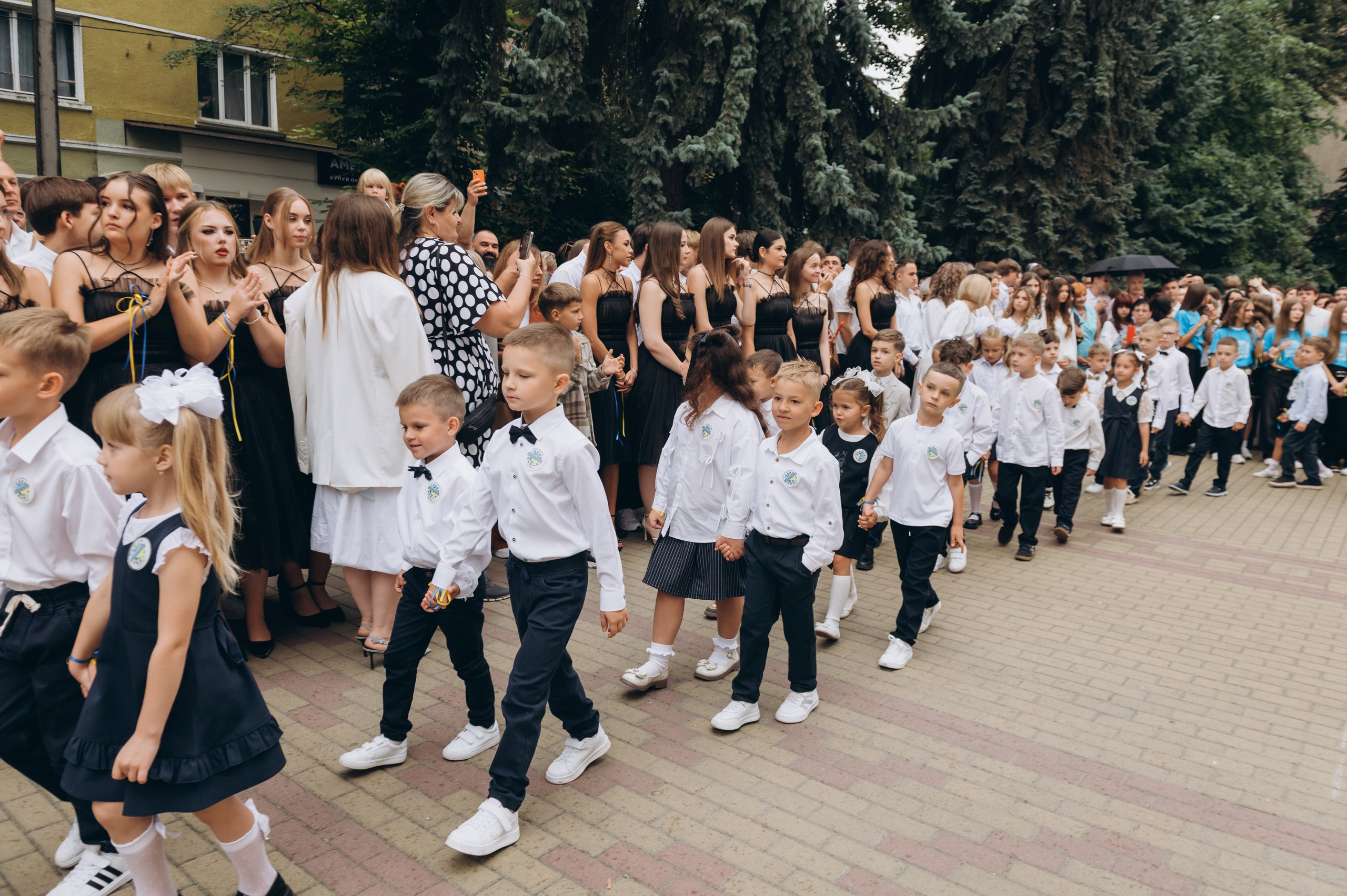 Перший дзвоник у Тернополі, фотосесія першокласників