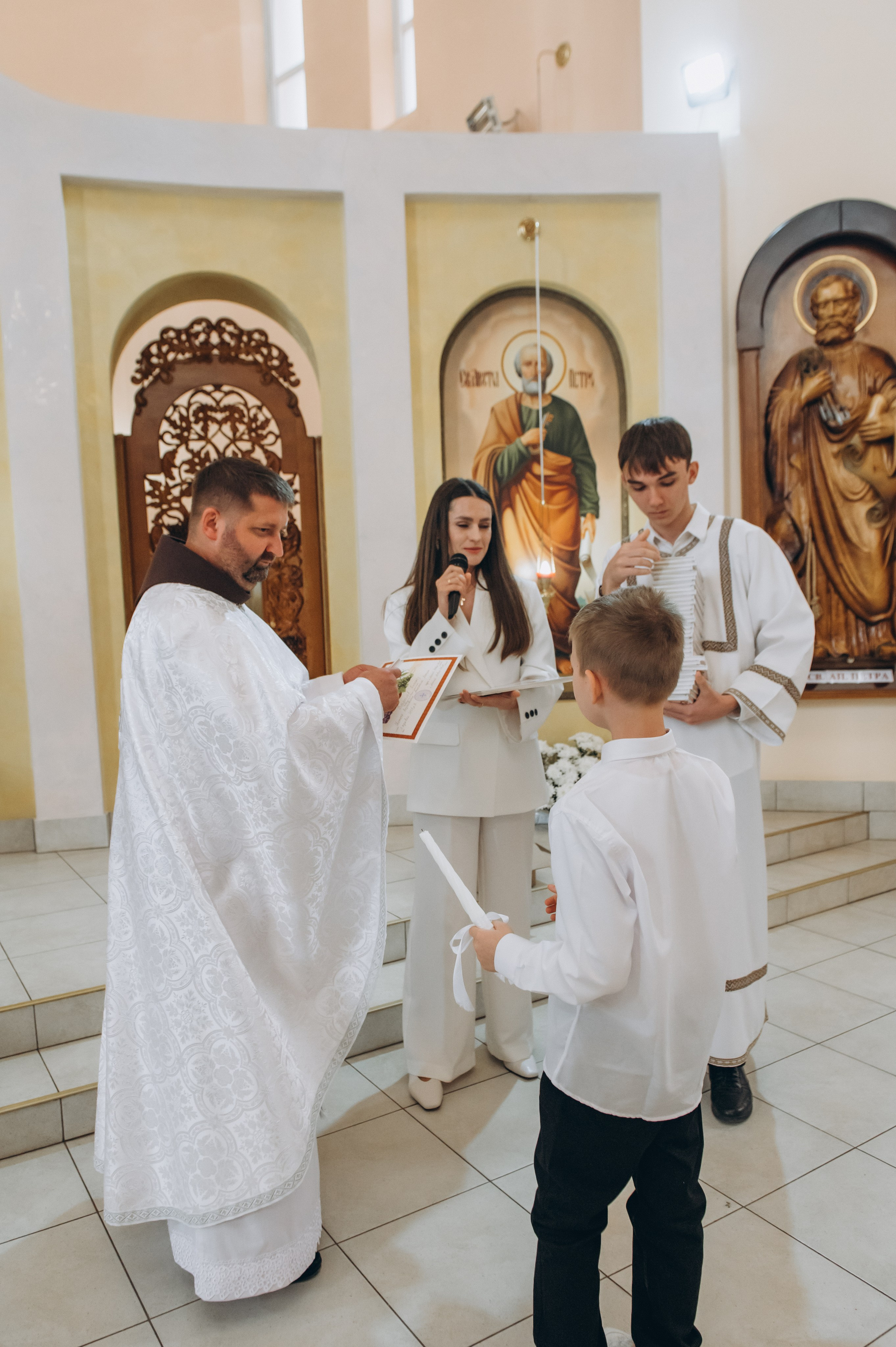 Фотосесія Причастя Тернопіль, зйомка Причастя, фотограф на Причастя Тернопіль, Причастя Львів, церква Петра і Павла. Сімейний, дитячий та індивідуальний фотограф в м. Тернопіль, м. Львів