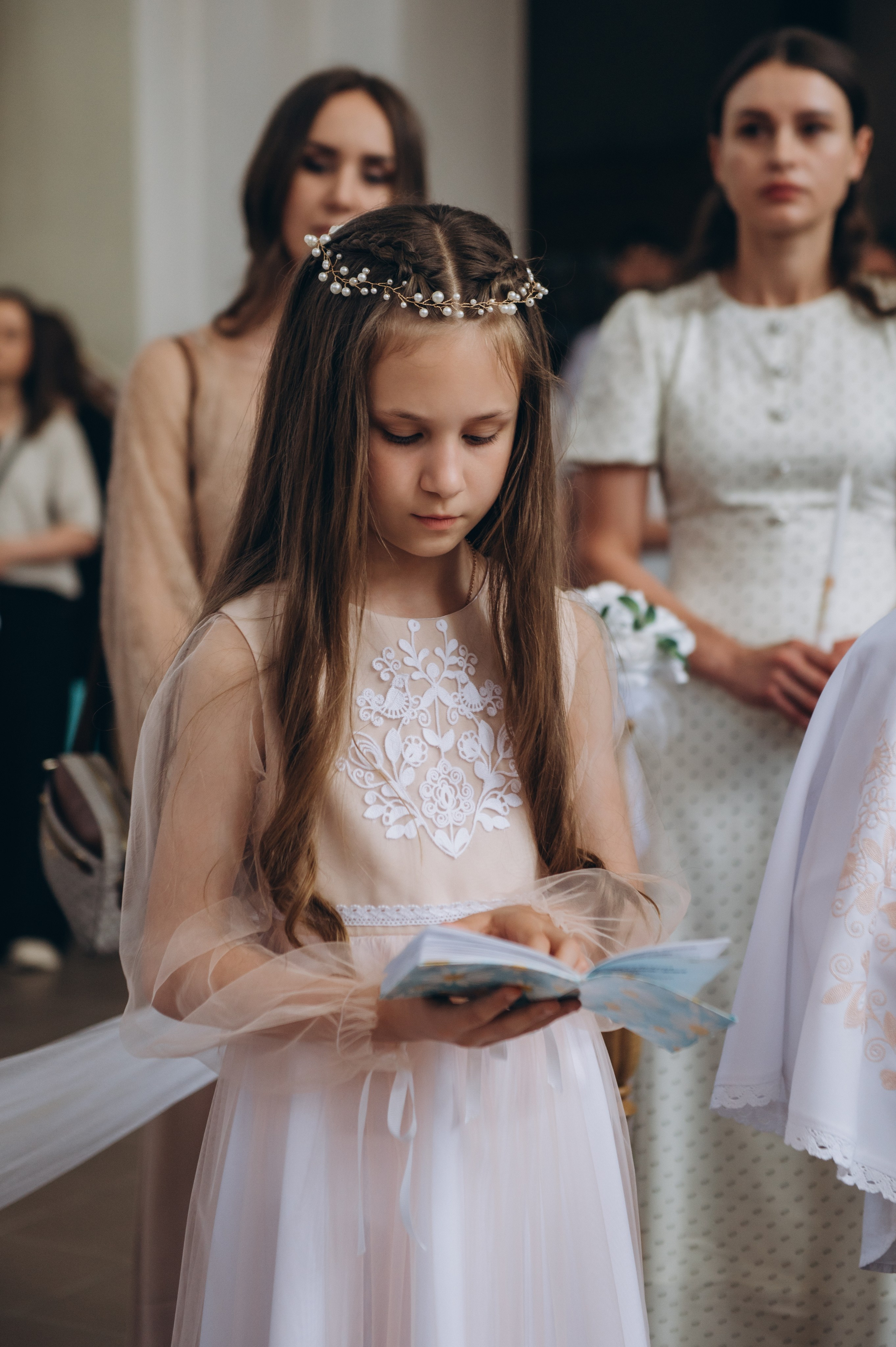 Фотосесія Причастя Тернопіль церква Св Михаїла, фотограф на Причастя Тернопіль, фотосесія Літургії Причастя Тернопіль. Сімейний, дитячий та індивідуальний фотограф в м. Тернопіль, м. Львів